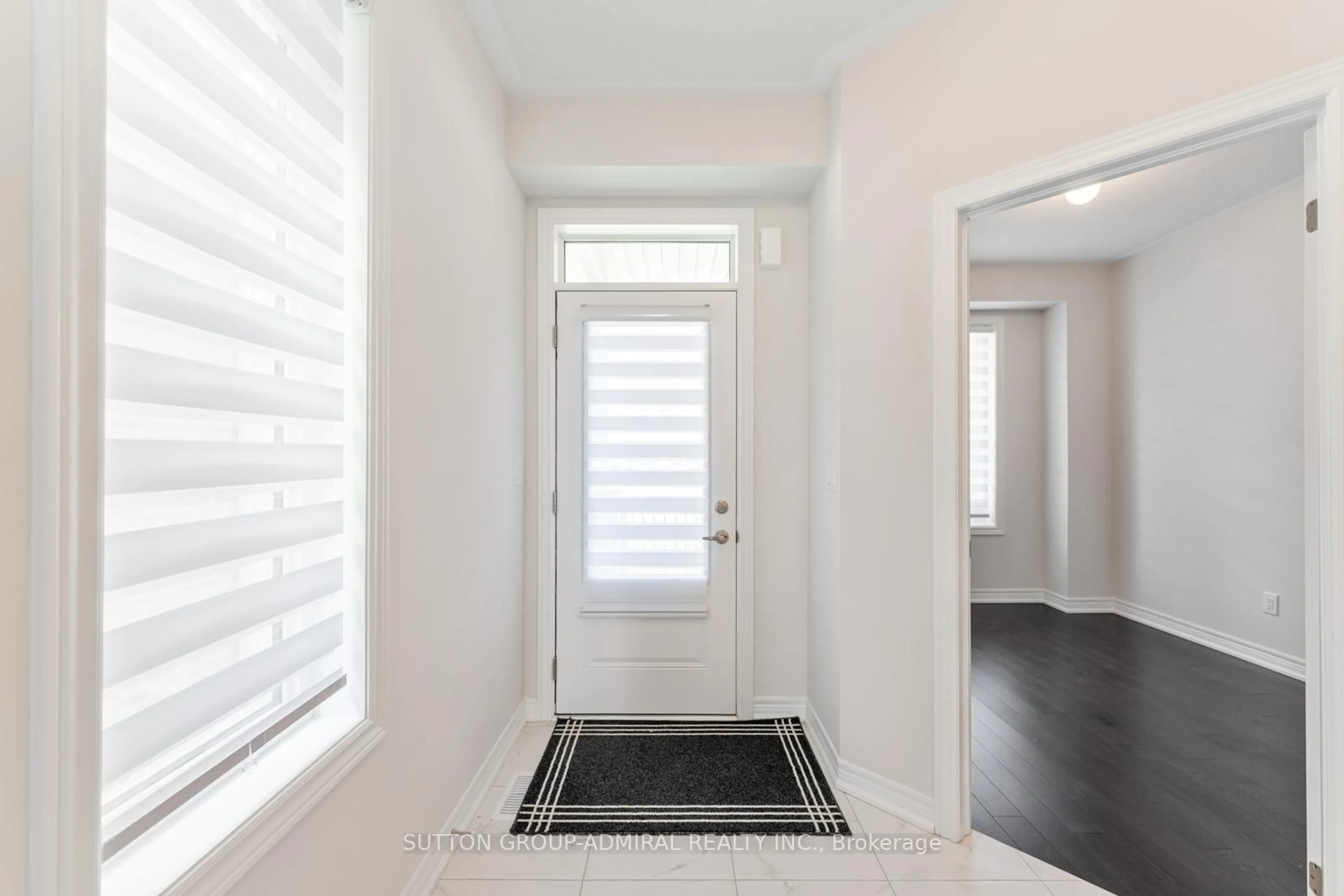 Indoor entryway for 1285 Davis Loop, Innisfil Ontario L0L 1W0