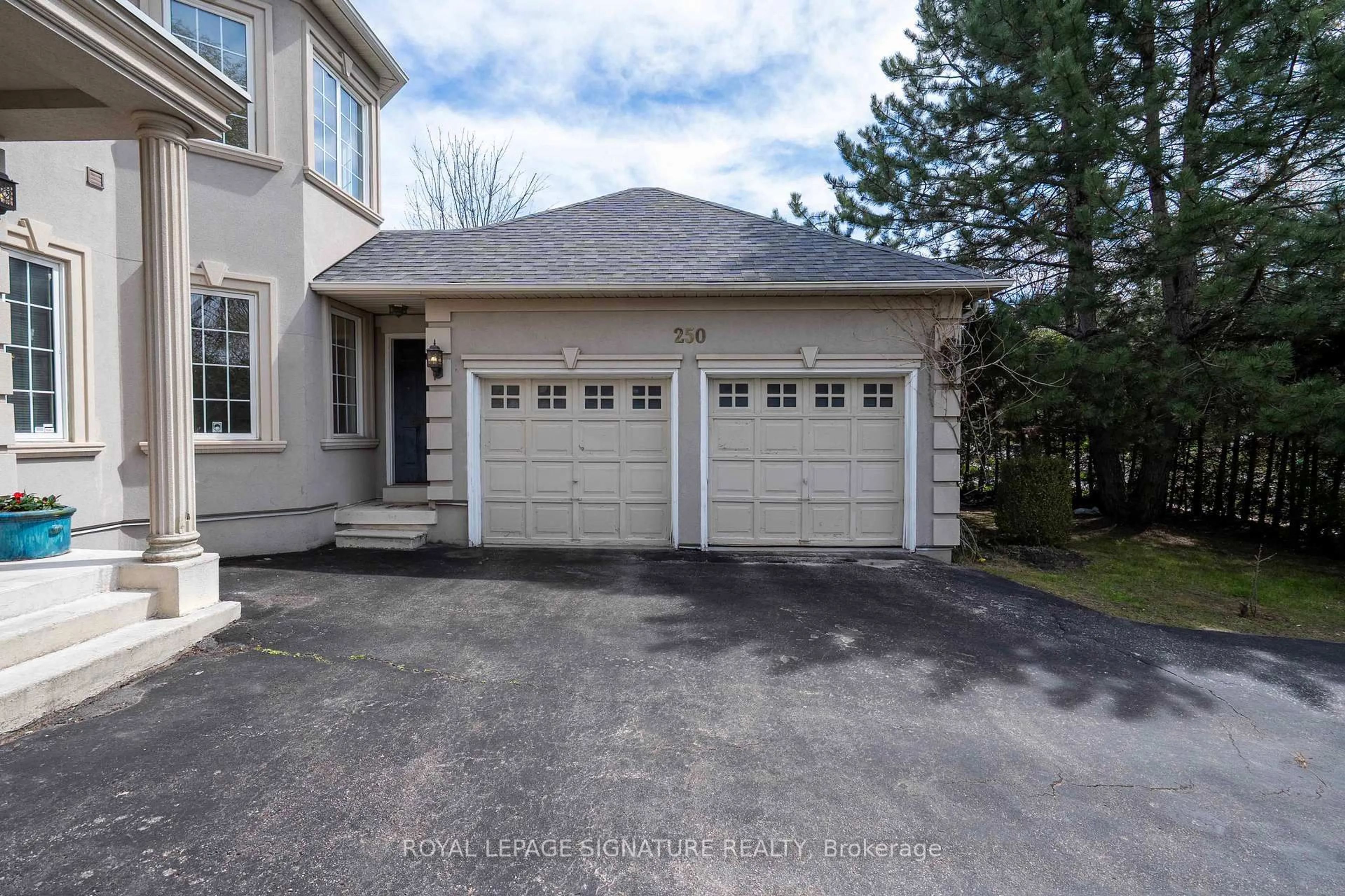 Unknown for 250 Laurentian Blvd, Vaughan Ontario L6A 2V3