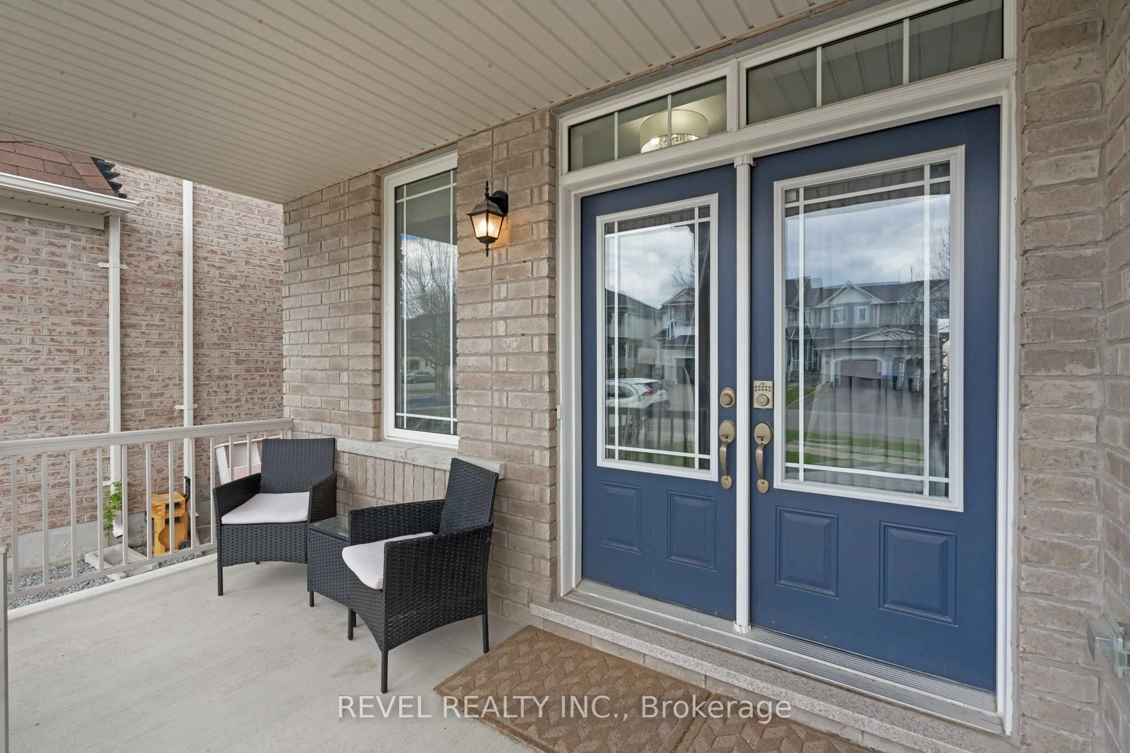 Indoor entryway for 89 Mccurdy Dr, New Tecumseth Ontario L0G 1W0
