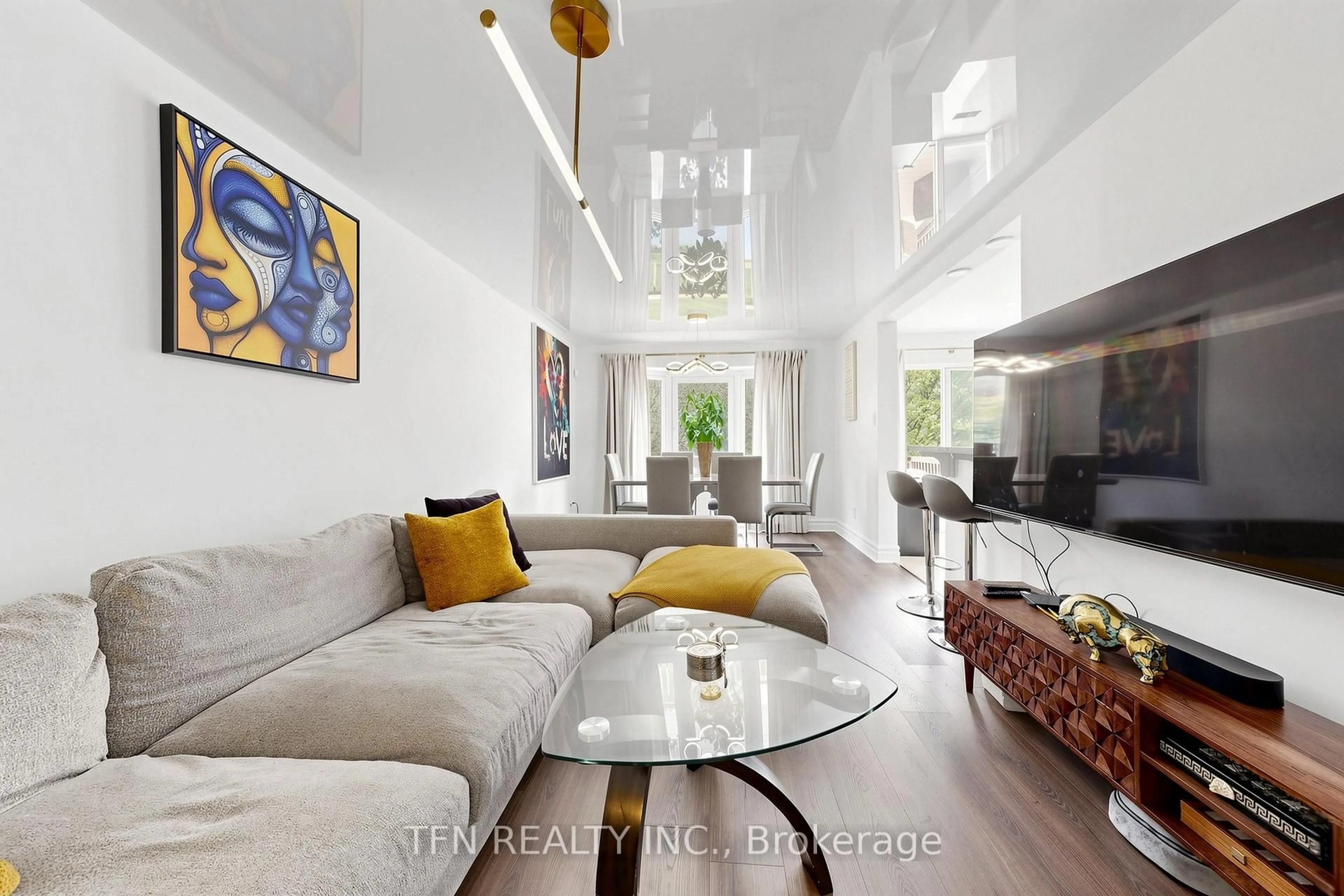 Living room with furniture, unknown for 48 Beaumont Pl #58, Vaughan Ontario L4J 4W8