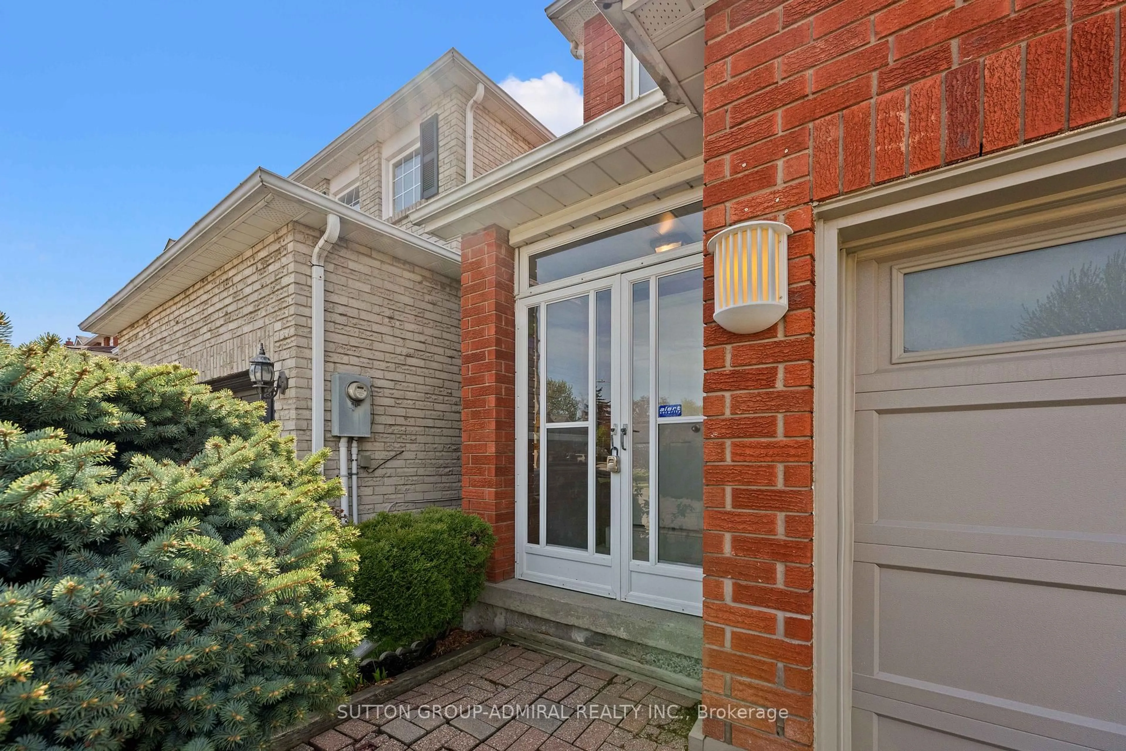 Home with brick exterior material, street for 27 Ramblewood Lane, Vaughan Ontario L4J 6R8