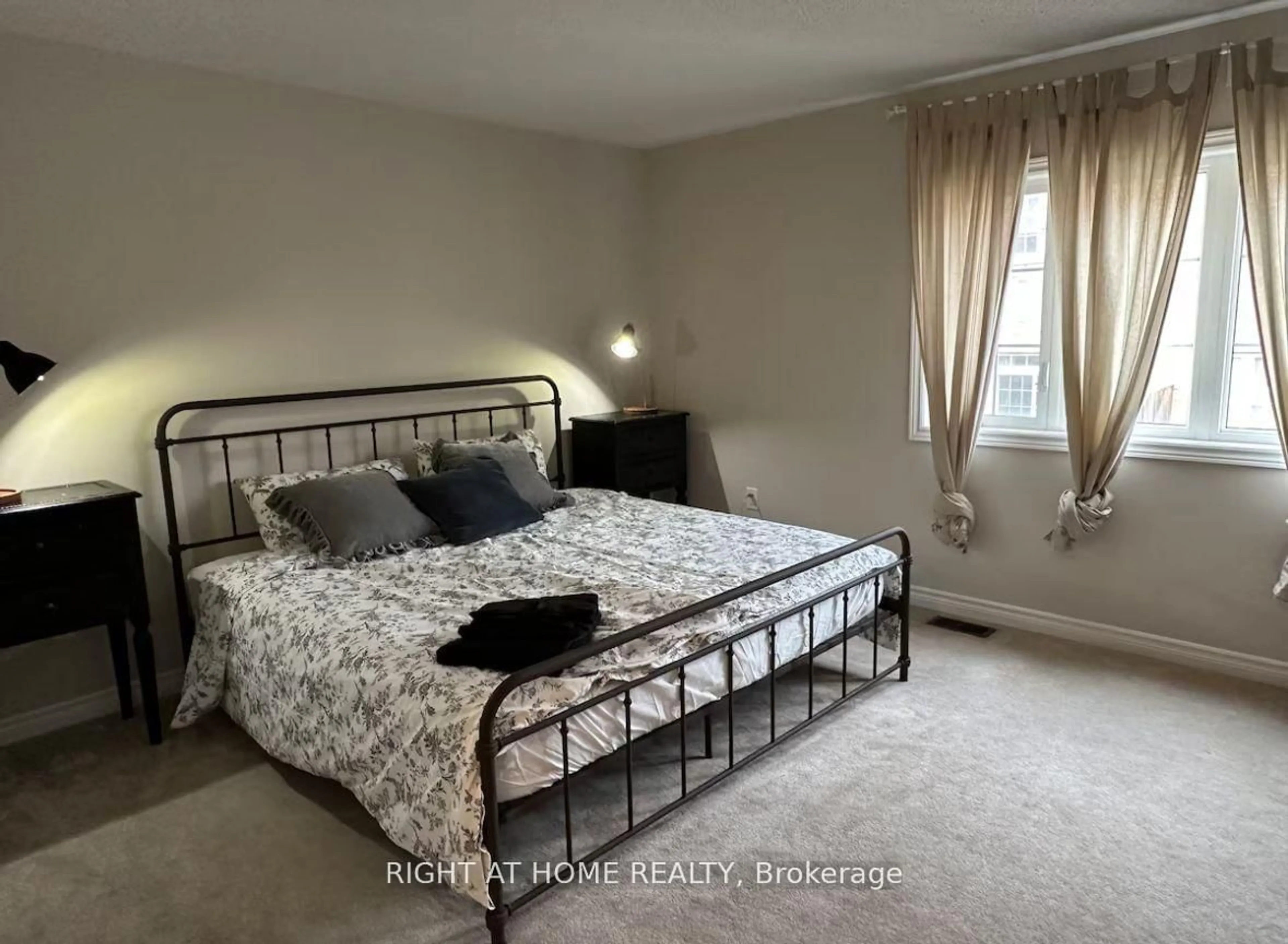 Bedroom with bed, carpet floor for 8777 Dufferin St #23, Vaughan Ontario L4J 8W3