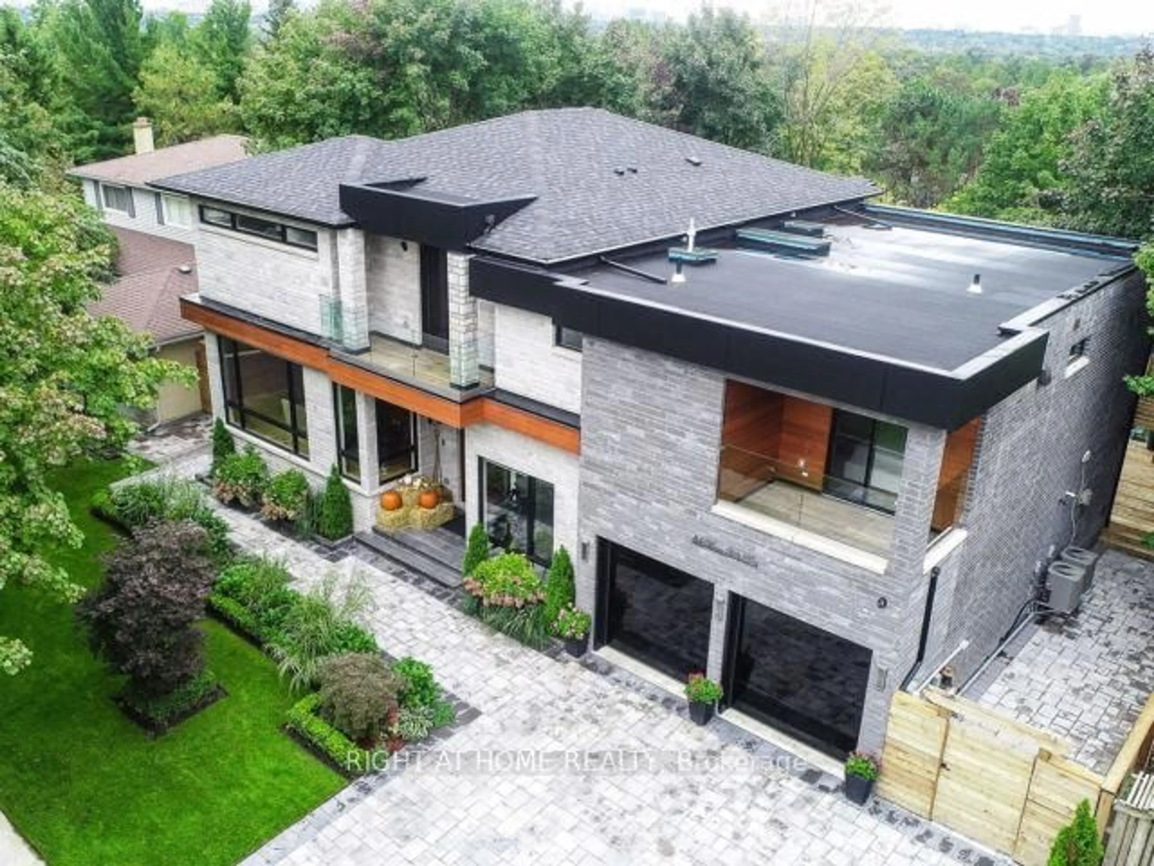 Unknown for 54 Dawn Hill Tr, Markham Ontario L3T 3B2