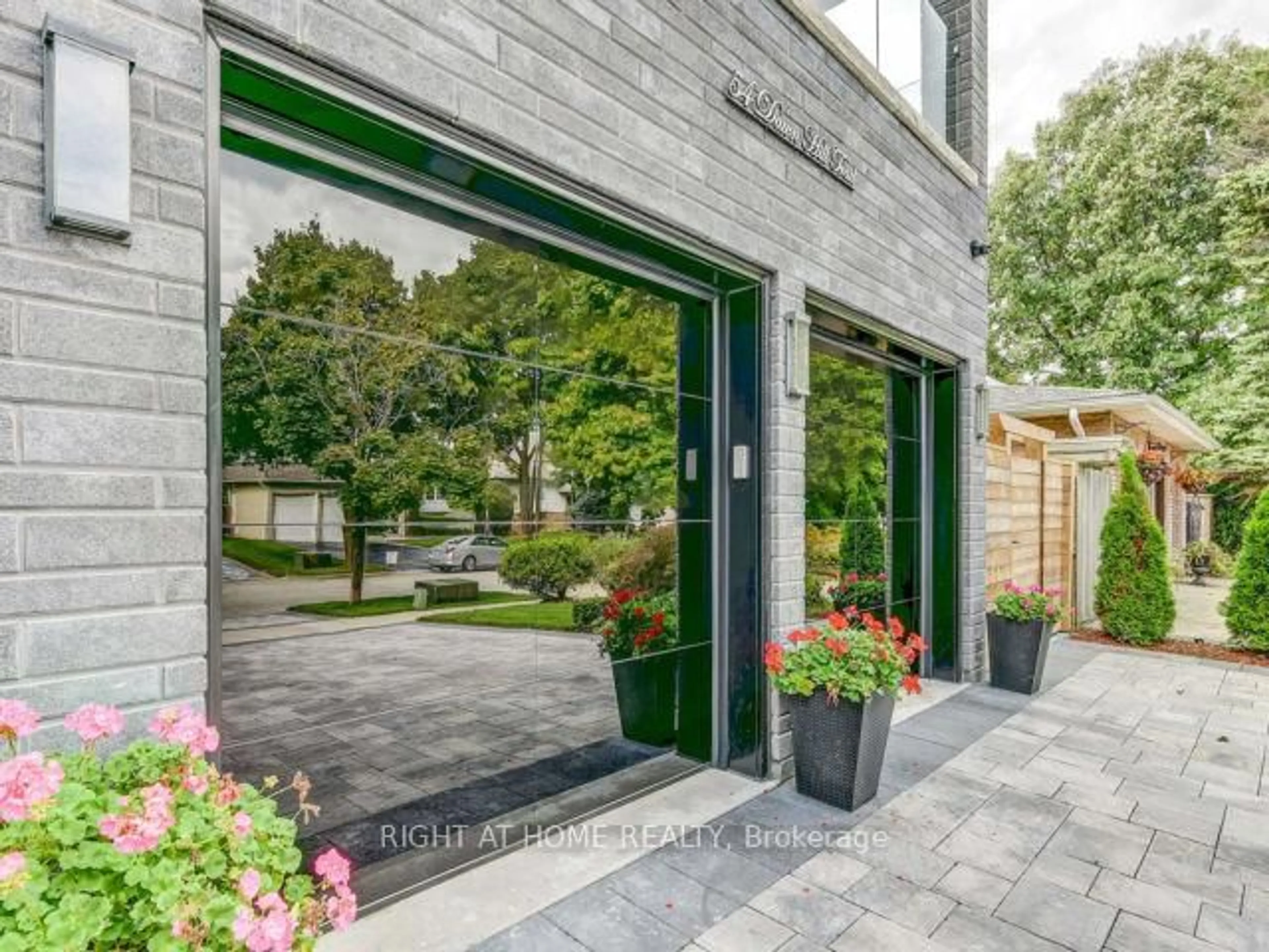 Unknown for 54 Dawn Hill Tr, Markham Ontario L3T 3B2