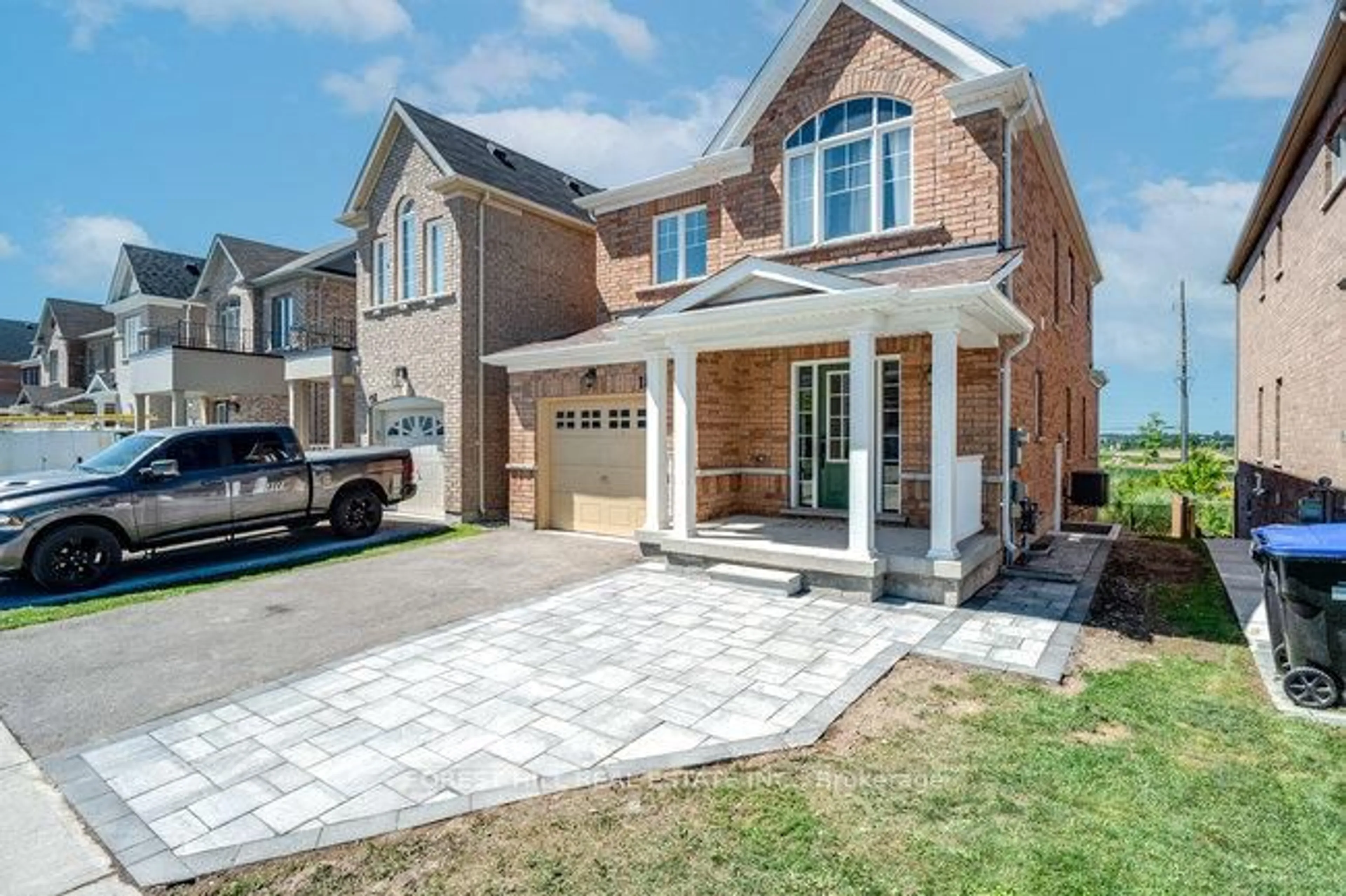 Home with brick exterior material, street for 187 Armstrong Cres, Bradford West Gwillimbury Ontario L3Z 0L3