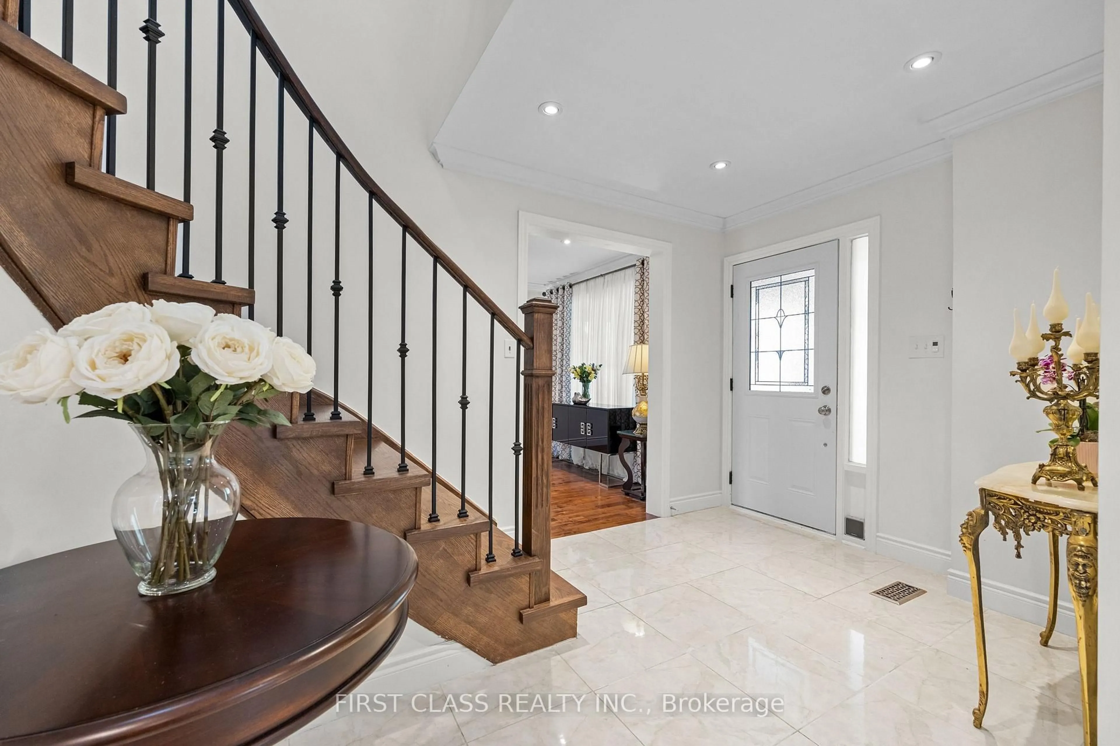 Unknown for 24 Brookland Ave, Aurora Ontario L4G 3Y4