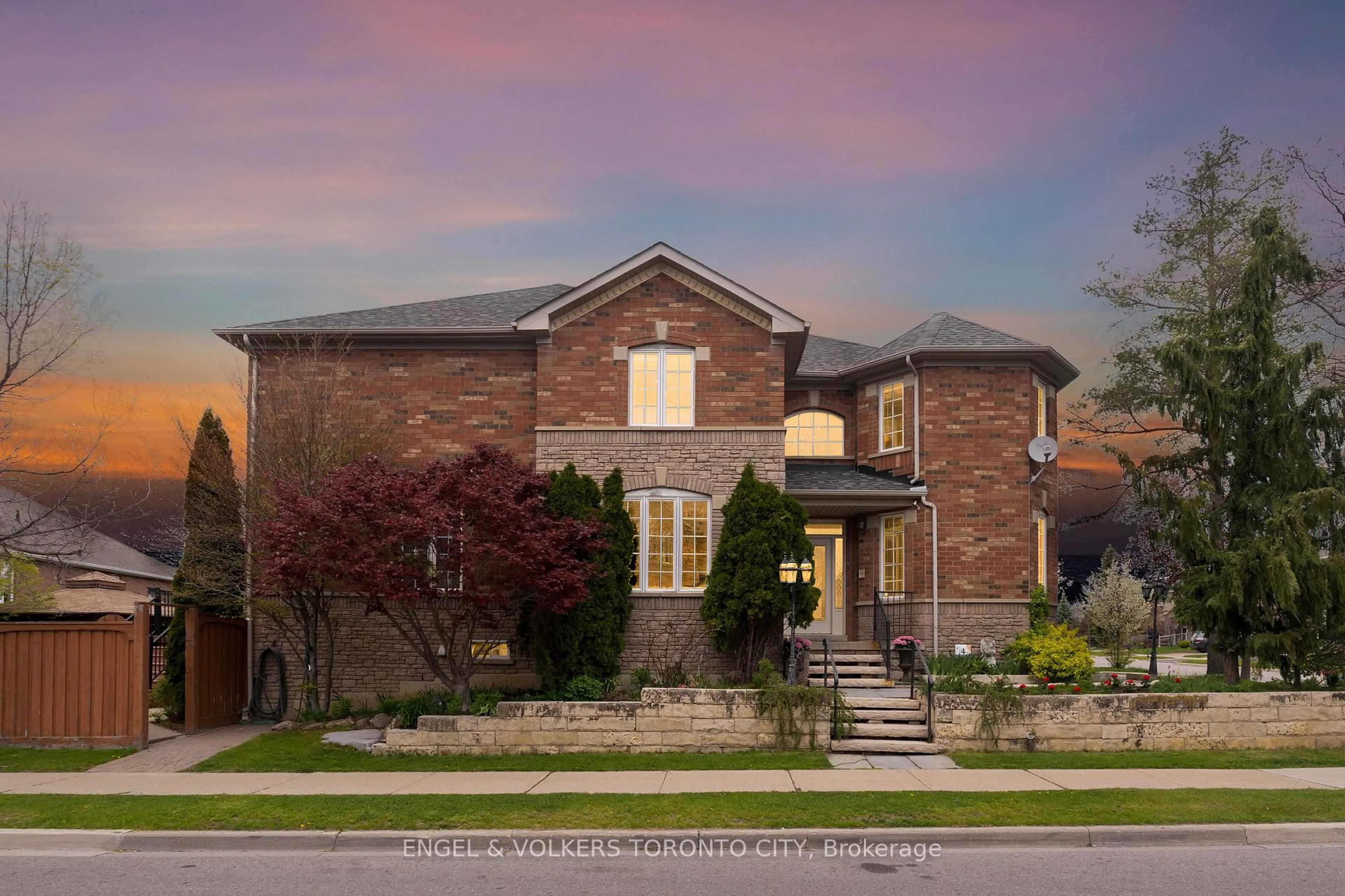 Home with brick exterior material, street for 342 Sunset Rdge, Vaughan Ontario L4H 1Z5