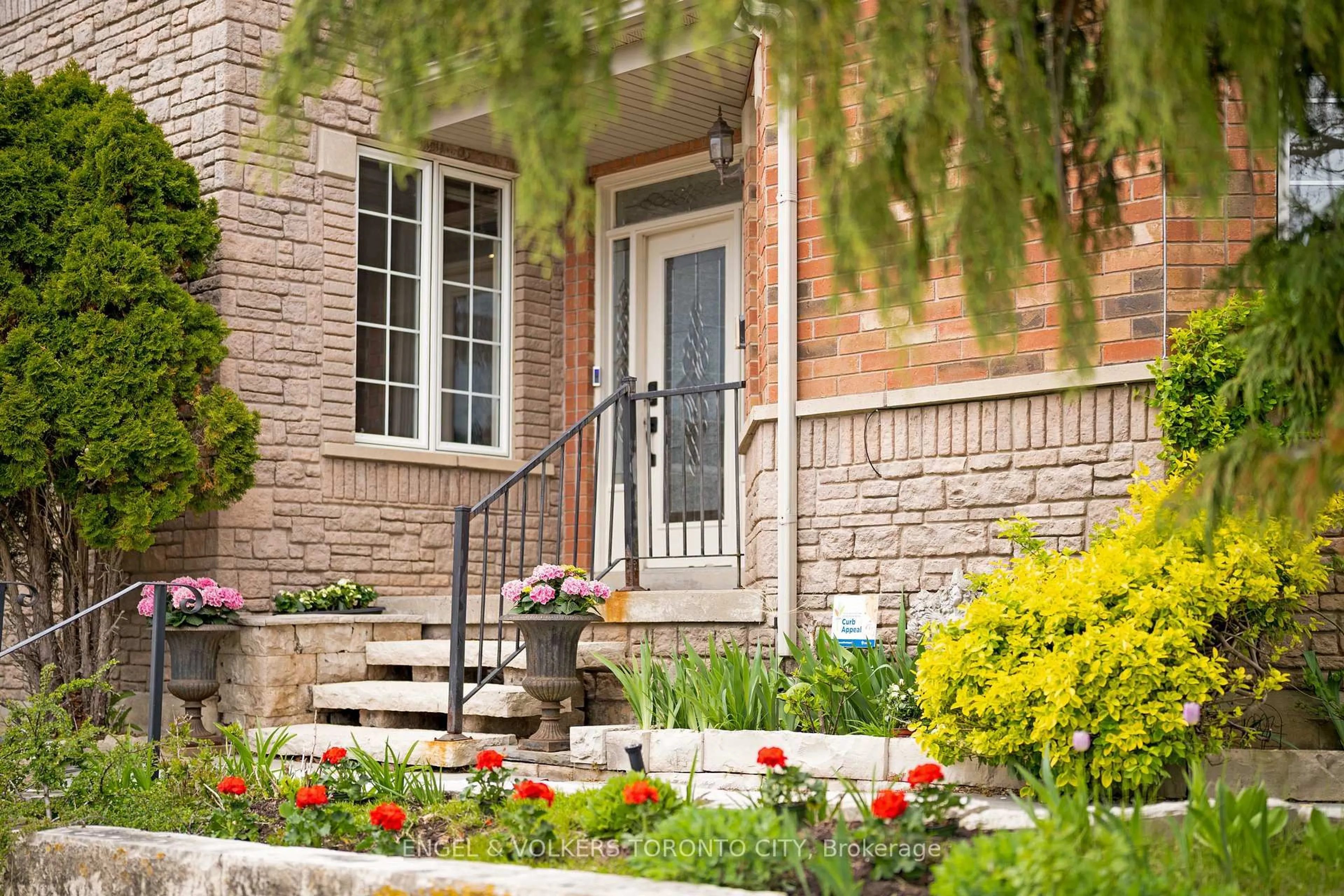 Home with brick exterior material, street for 342 Sunset Rdge, Vaughan Ontario L4H 1Z5