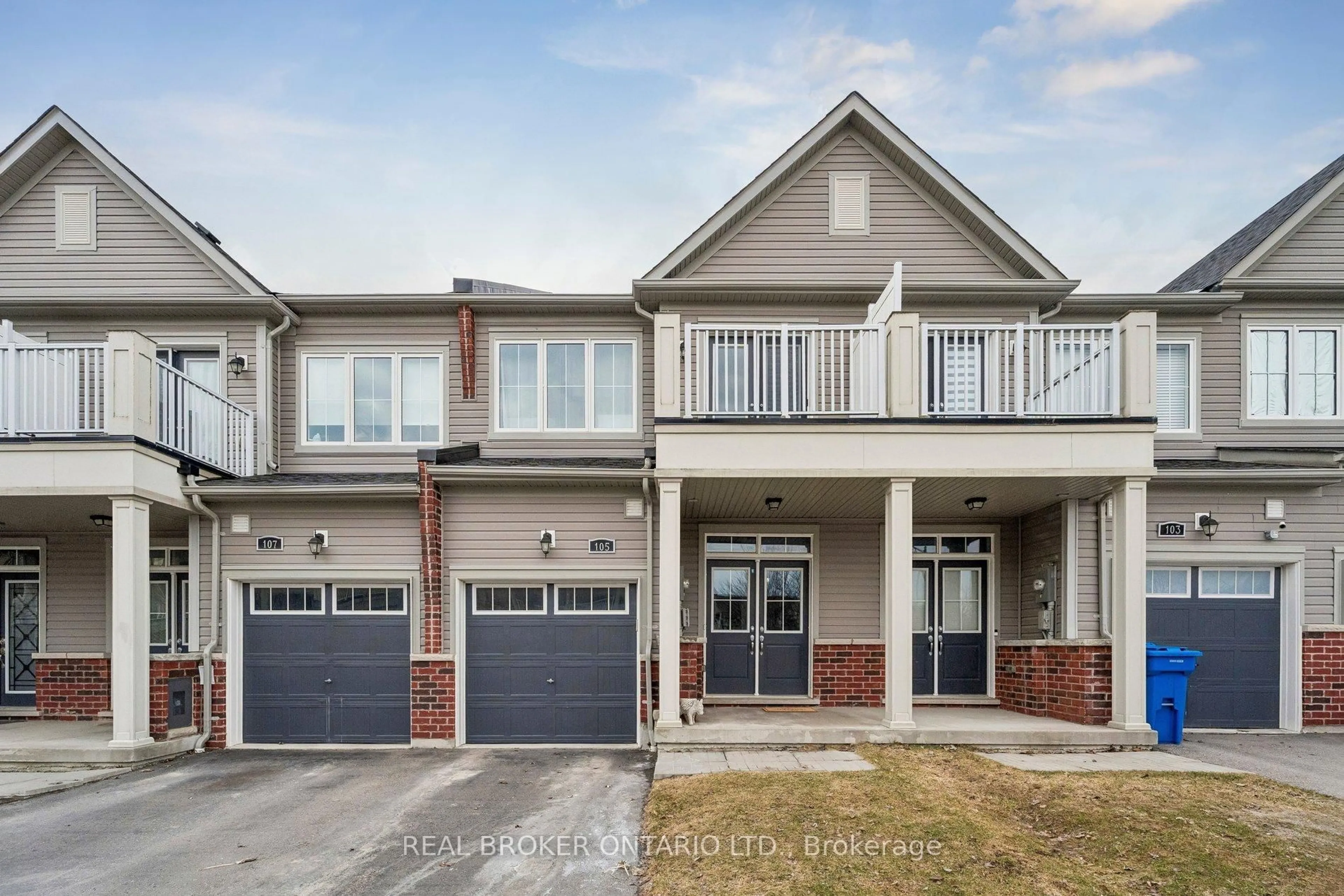 Home with brick exterior material, street for 105 Alvin Pegg Dr, East Gwillimbury Ontario L9N 0R7