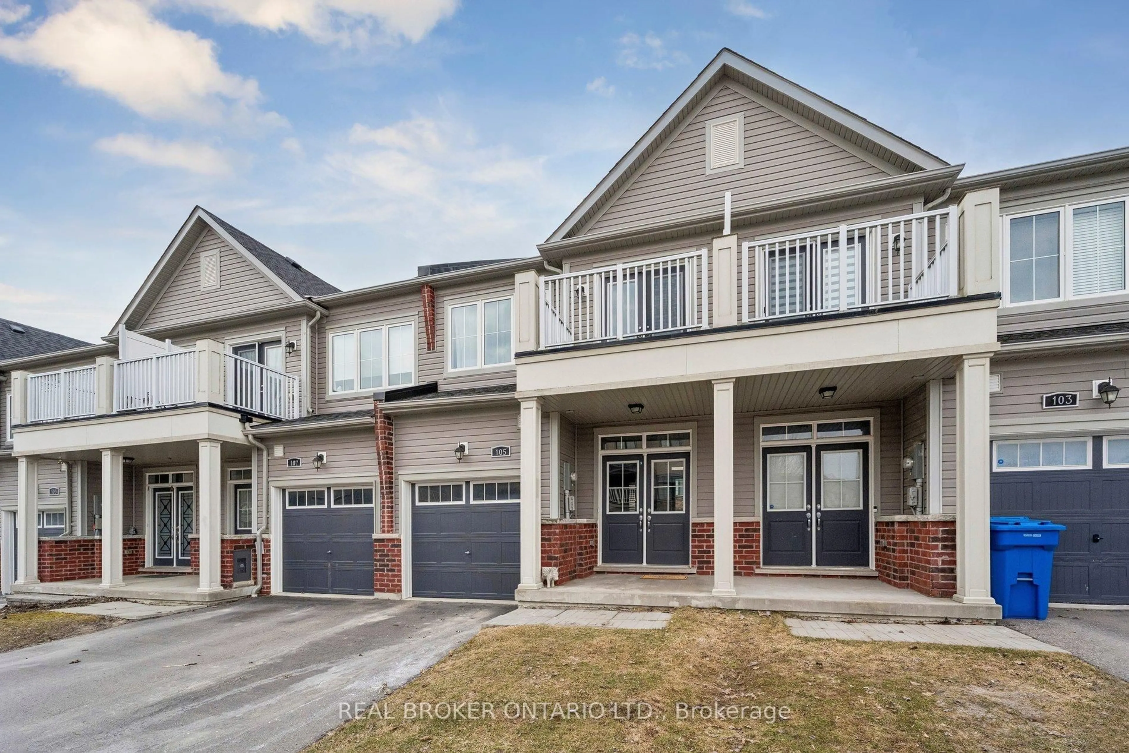 Home with brick exterior material, street for 105 Alvin Pegg Dr, East Gwillimbury Ontario L9N 0R7