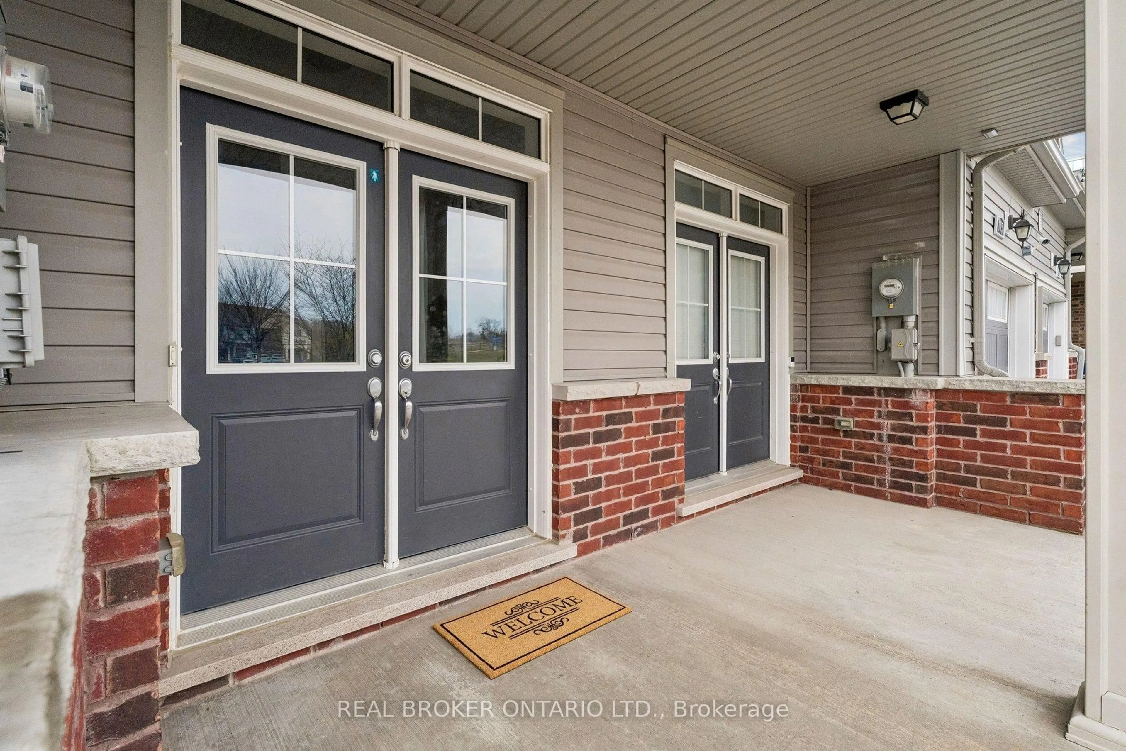 Indoor entryway for 105 Alvin Pegg Dr, East Gwillimbury Ontario L9N 0R7