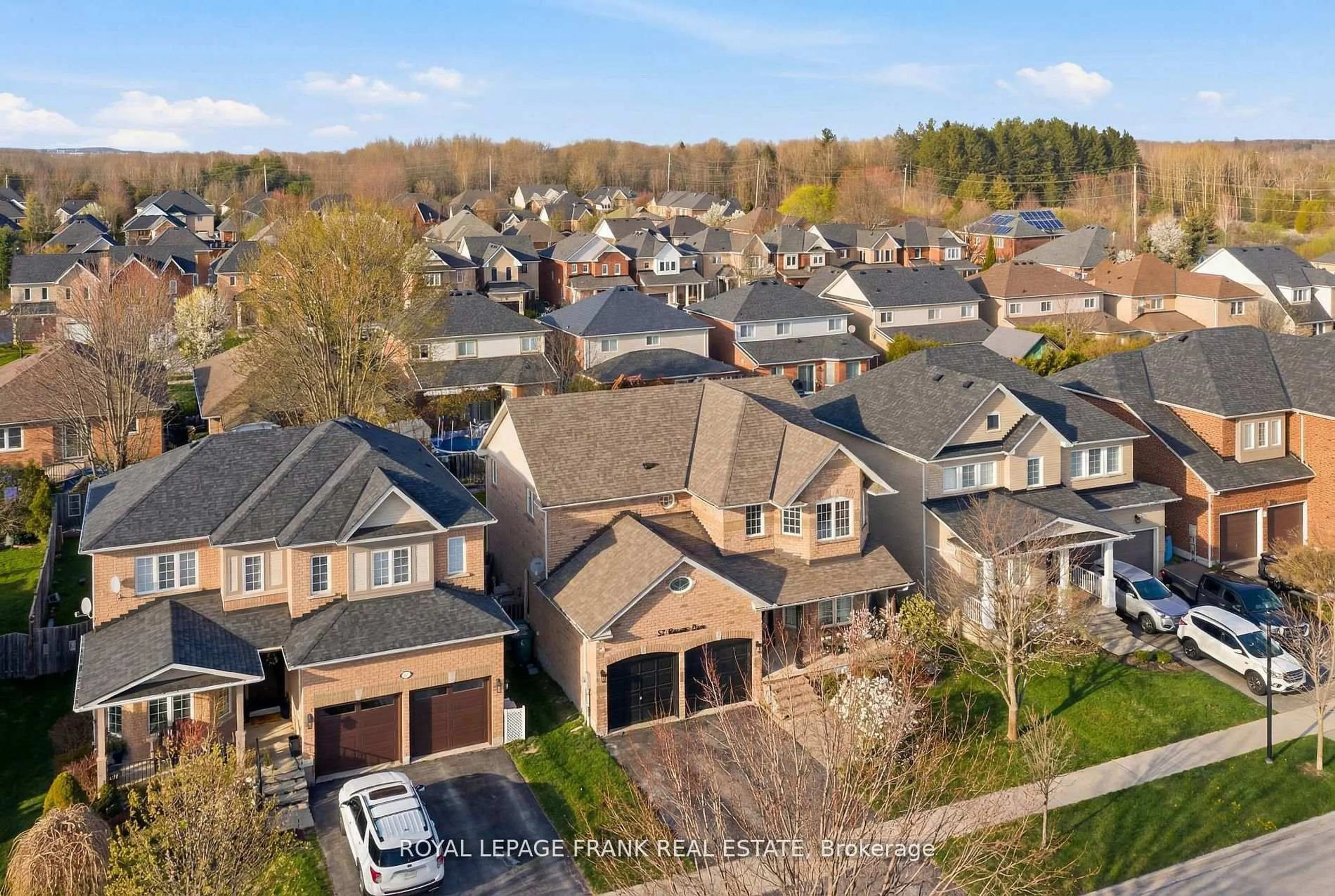 A pic from outside/outdoor area/front of a property/back of a property/a pic from drone, unknown for 57 Rosena Lane, Uxbridge Ontario L9P 1X7
