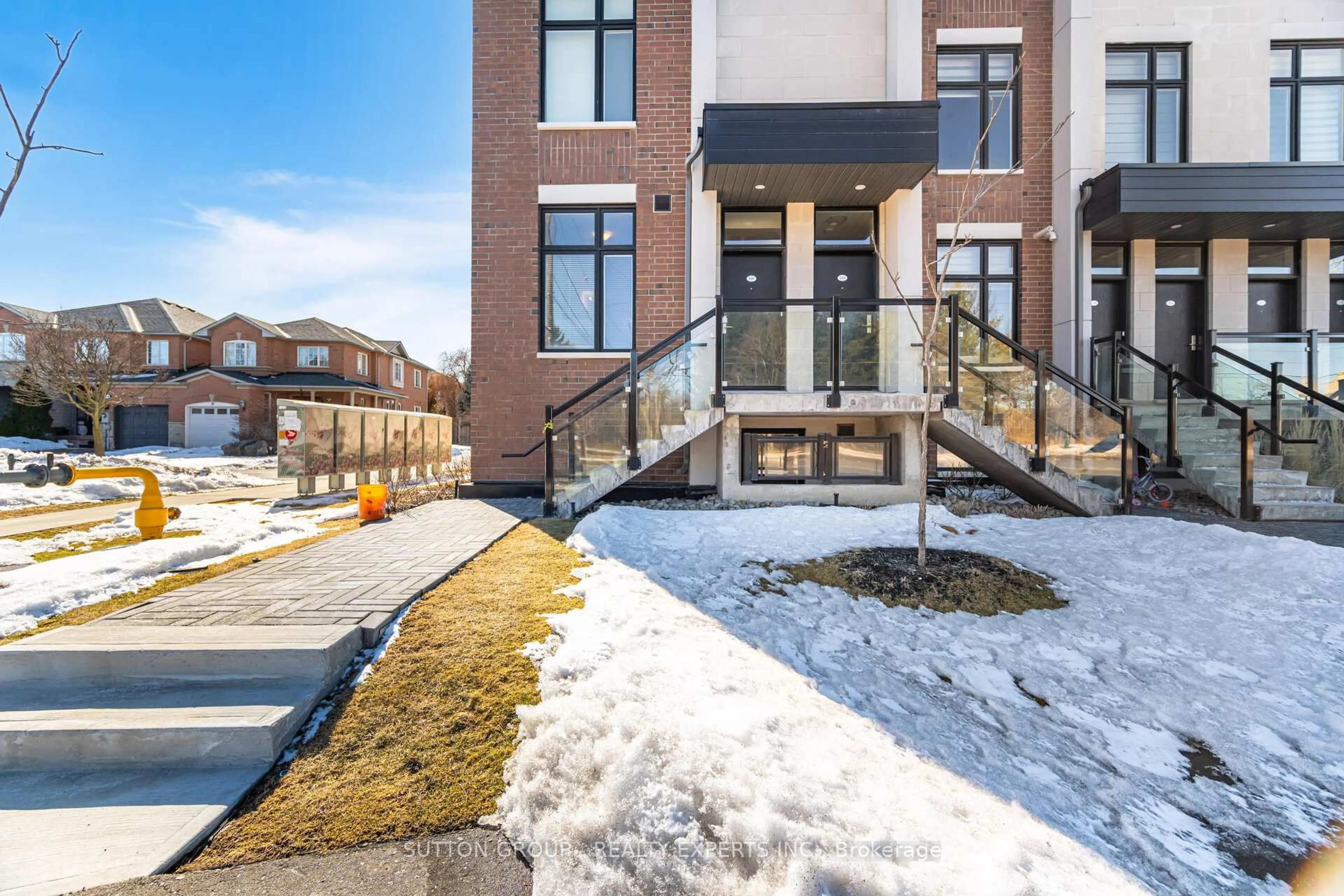 Unknown for 9560 Islington Ave #L109, Vaughan Ontario L4H 4Z5
