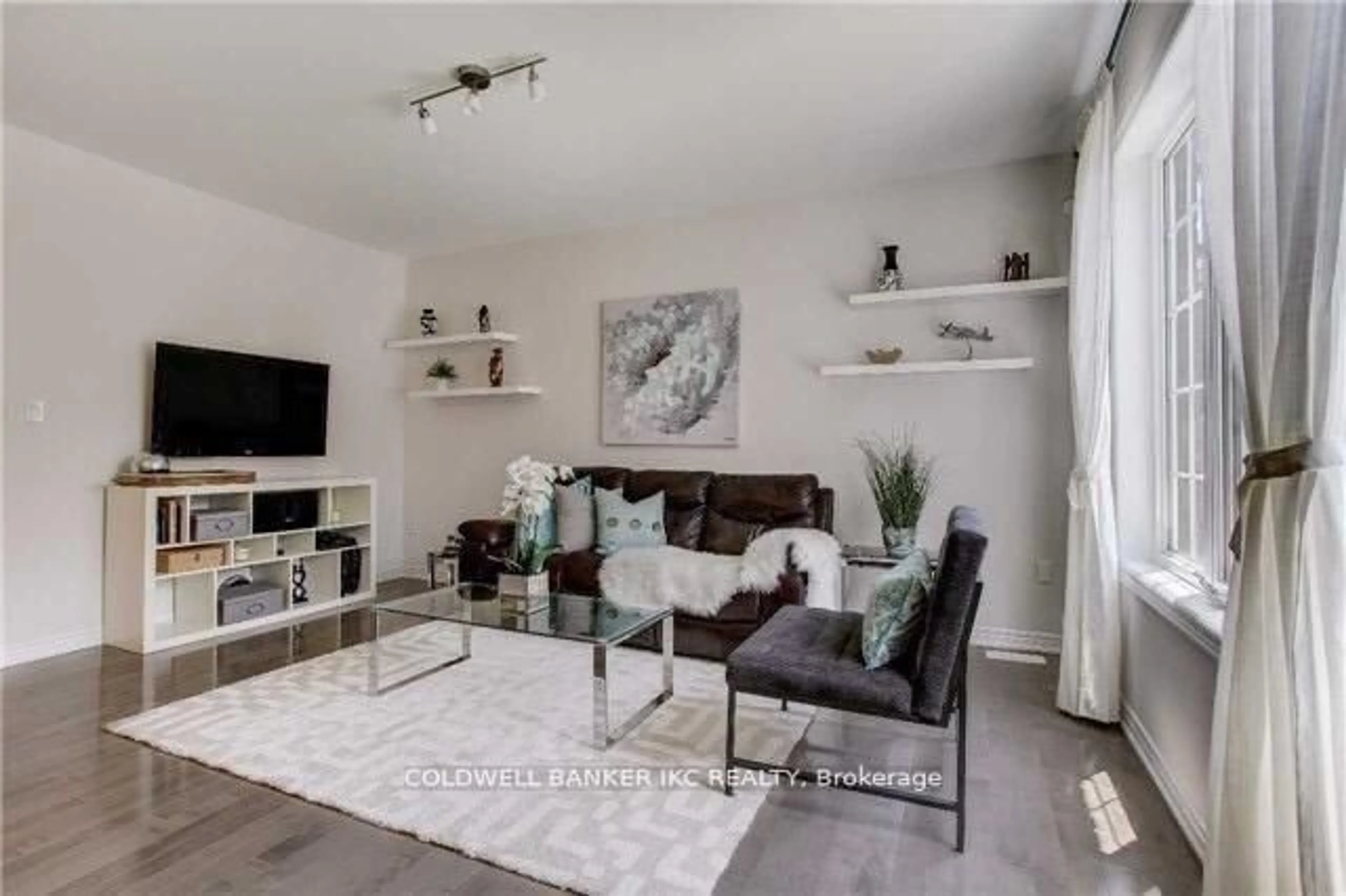 Living room with furniture, unknown for 310 Barons St, Vaughan Ontario L4H 4H4