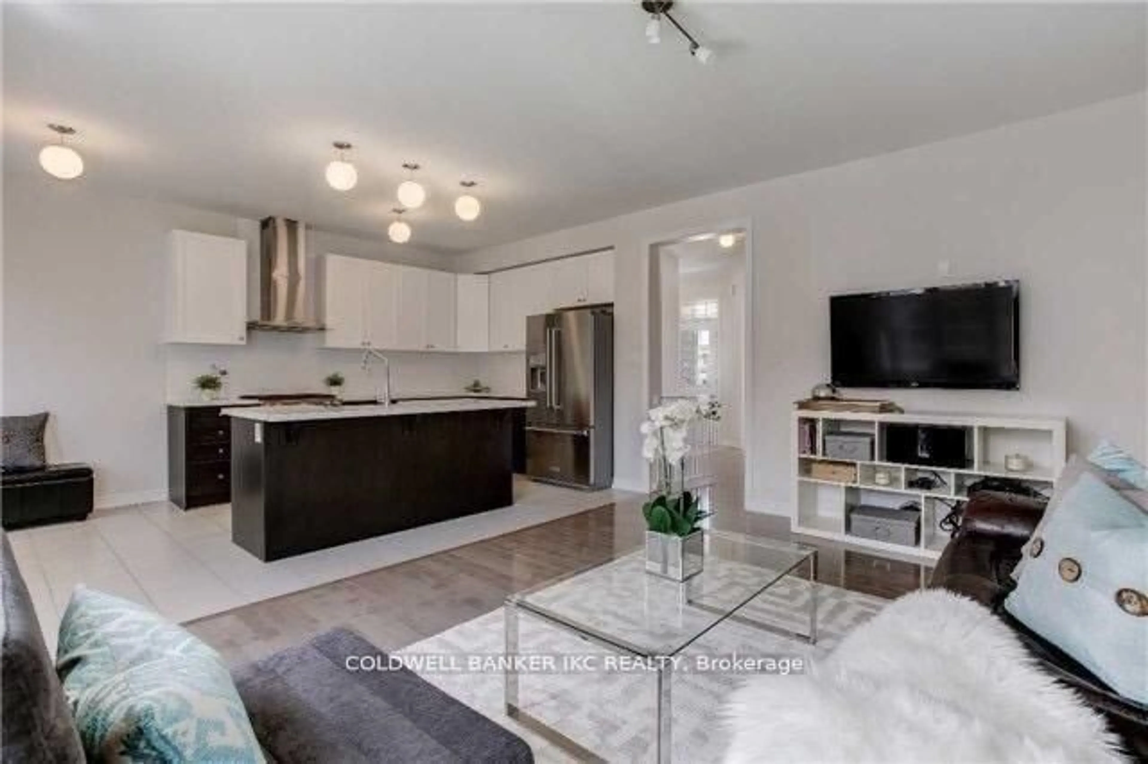 Open concept kitchen, unknown for 310 Barons St, Vaughan Ontario L4H 4H4
