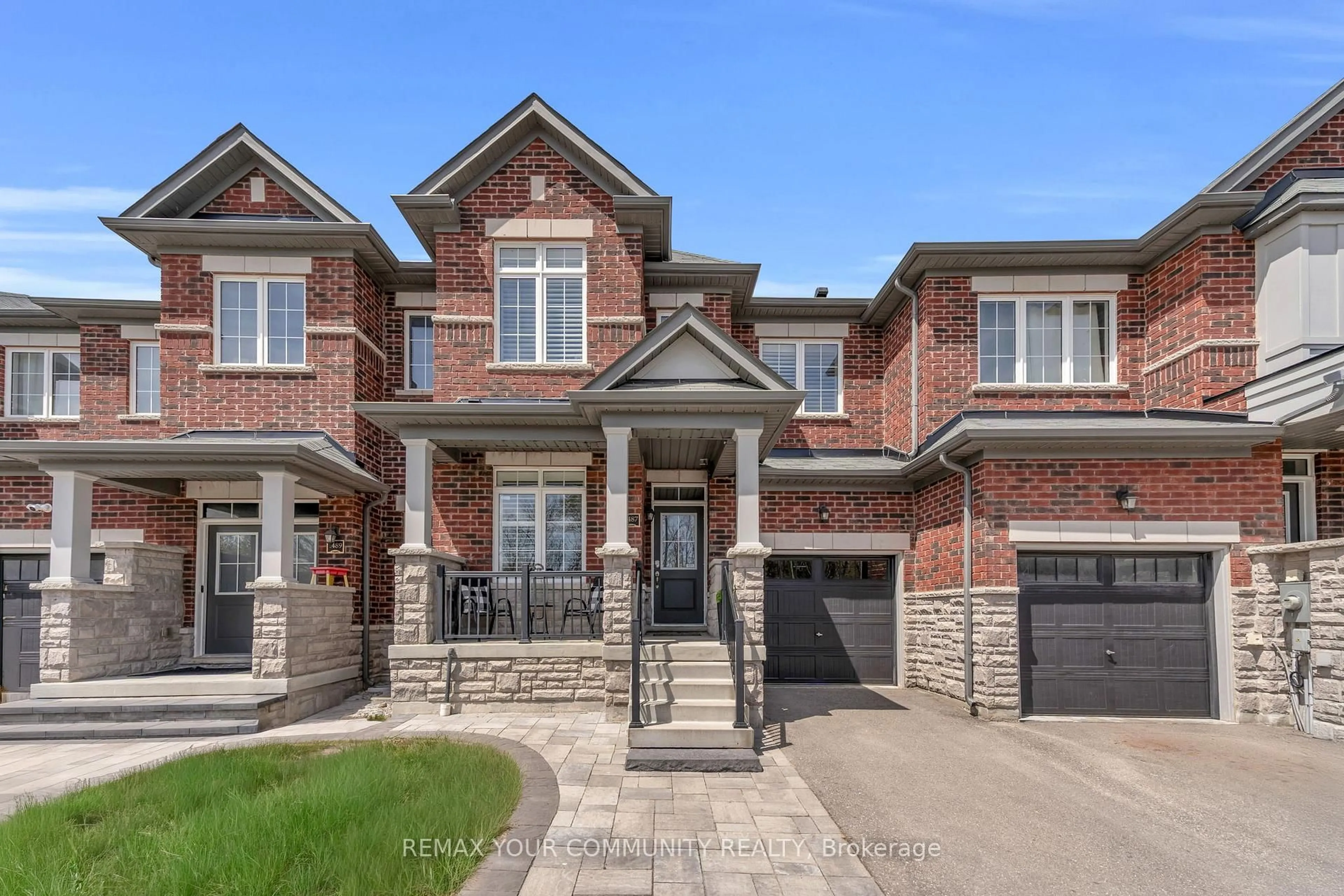 Home with brick exterior material, street for 1487 McRoberts Cres, Innisfil Ontario L9S 0J9