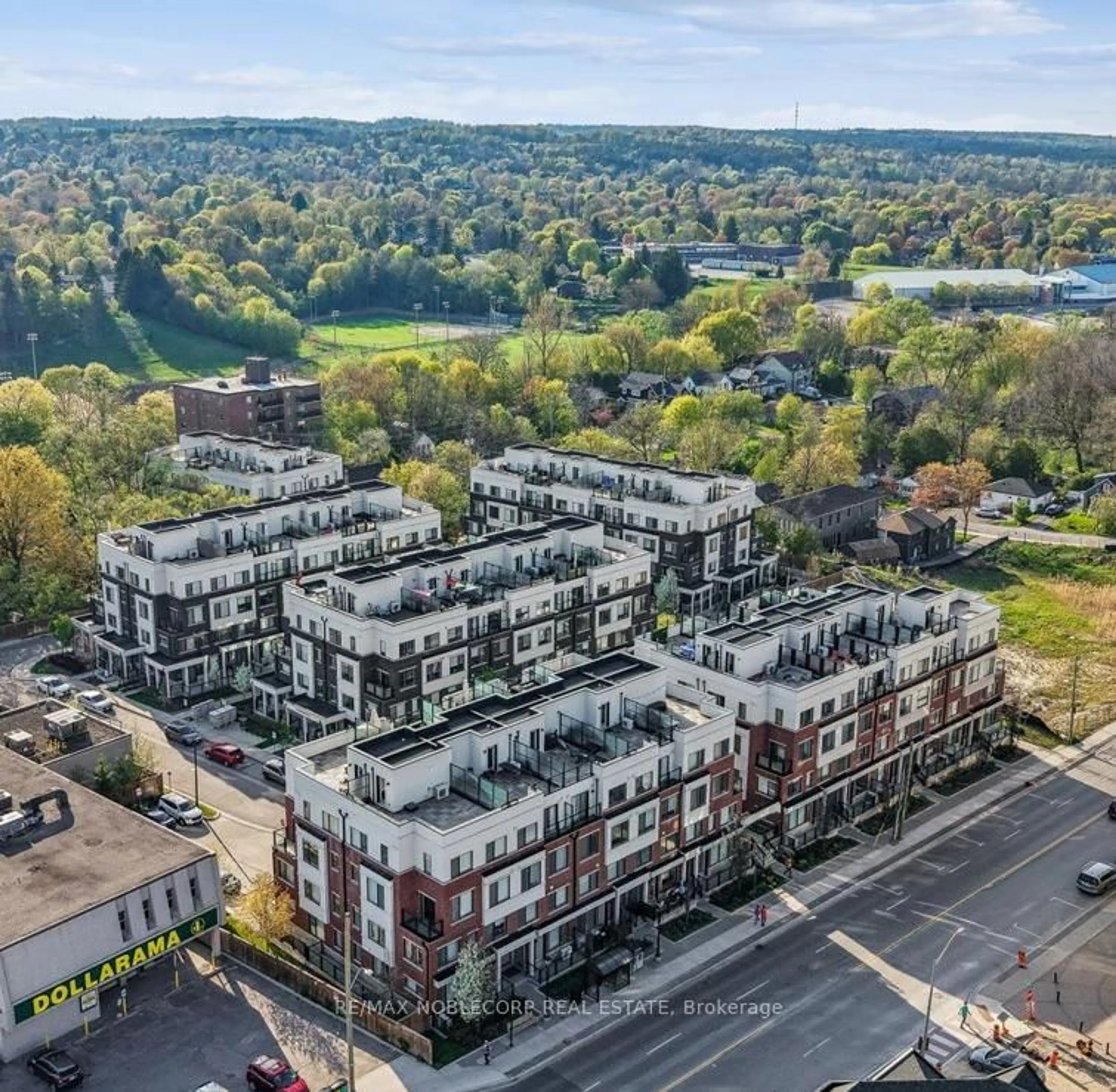 A pic from outside/outdoor area/front of a property/back of a property/a pic from drone, city buildings view from balcony for 600 Alex Gardner Circ #116, Aurora Ontario L4G 3G5