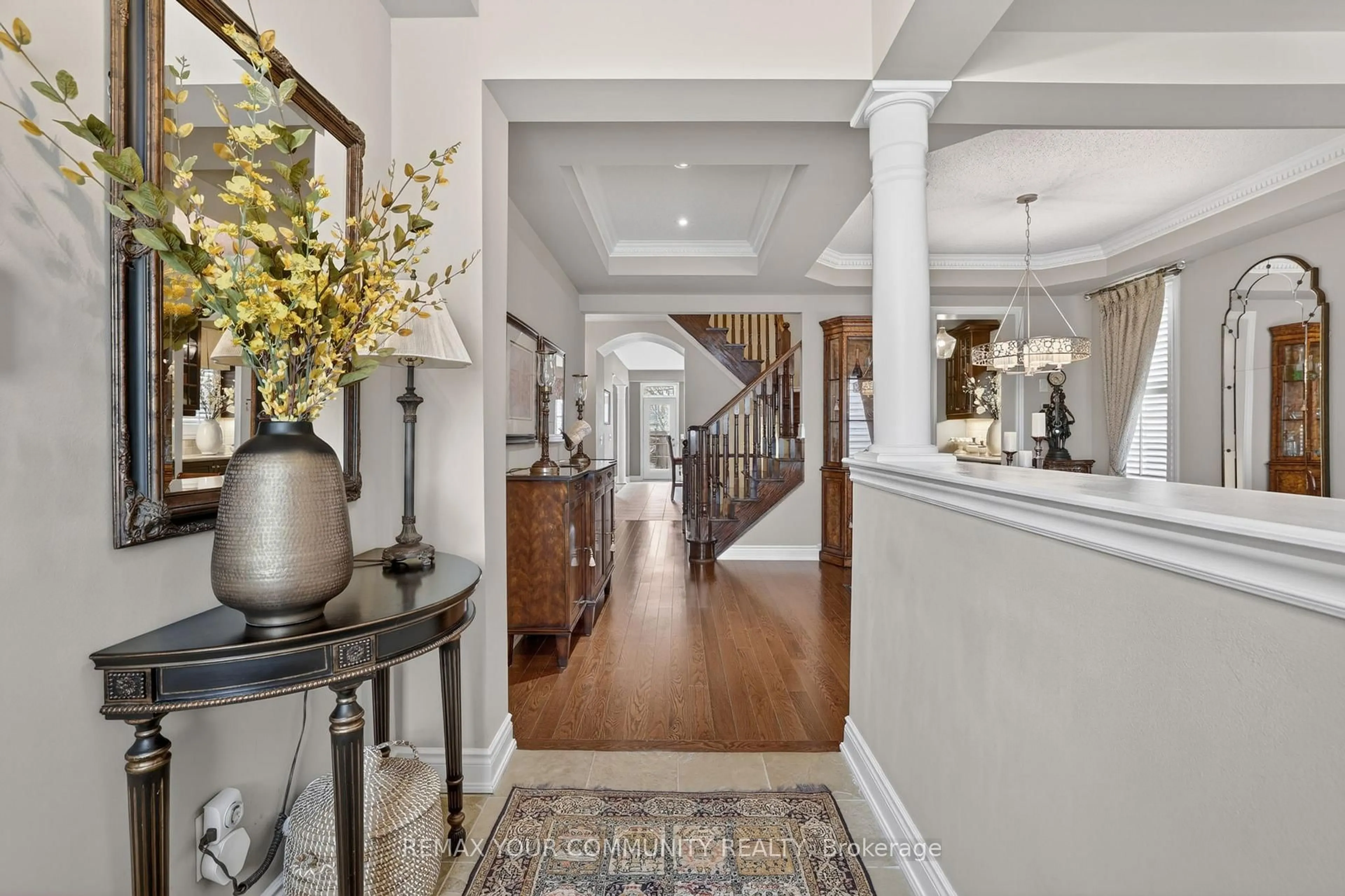 Indoor entryway for 42 Rogers Tr, Bradford West Gwillimbury Ontario L3Z 0G5