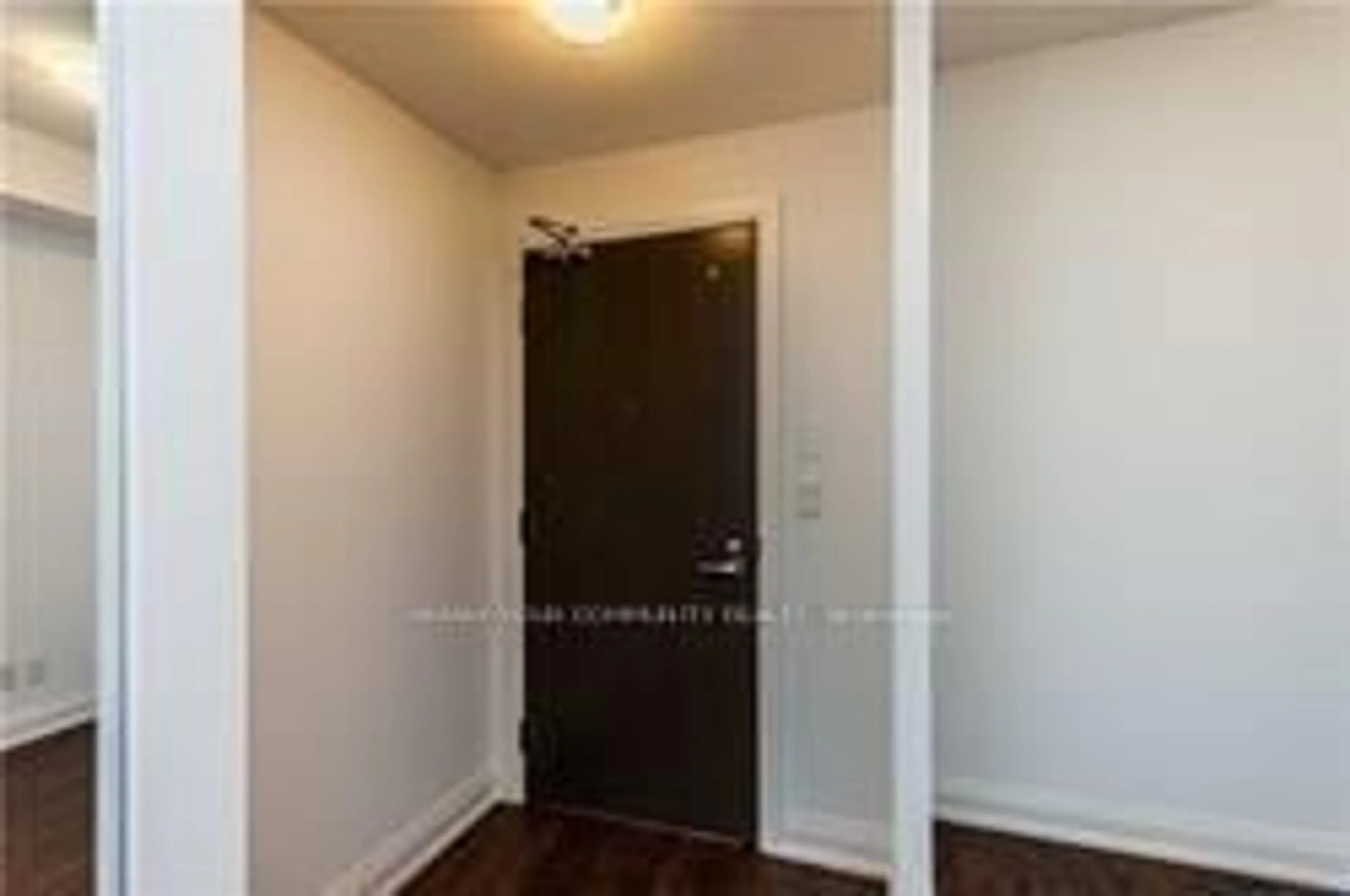 Indoor entryway for 7161 Yonge St #1133, Markham Ontario L3T 0C8