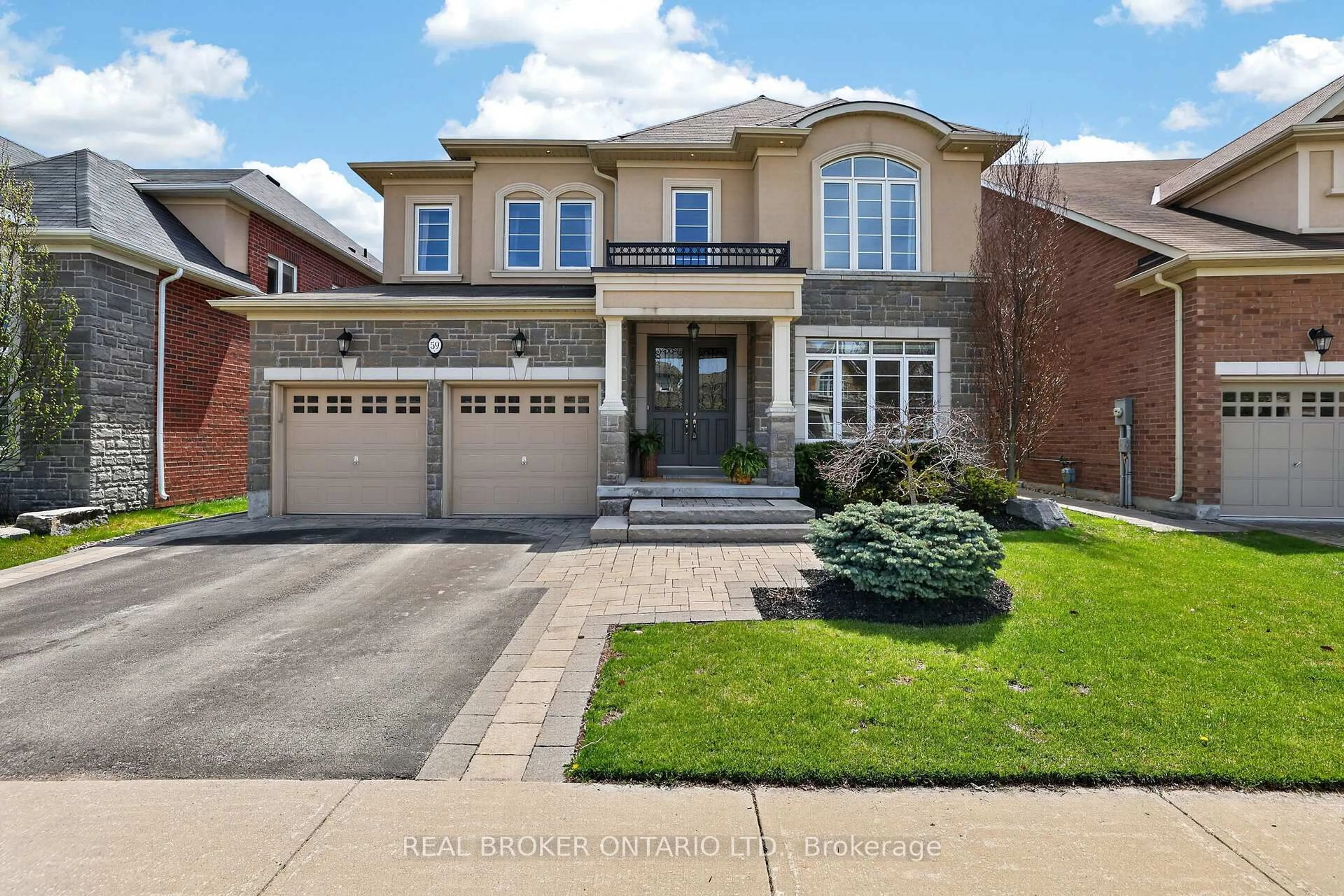 Home with brick exterior material, street for 59 Manor Forest Rd, East Gwillimbury Ontario L0G 1M0