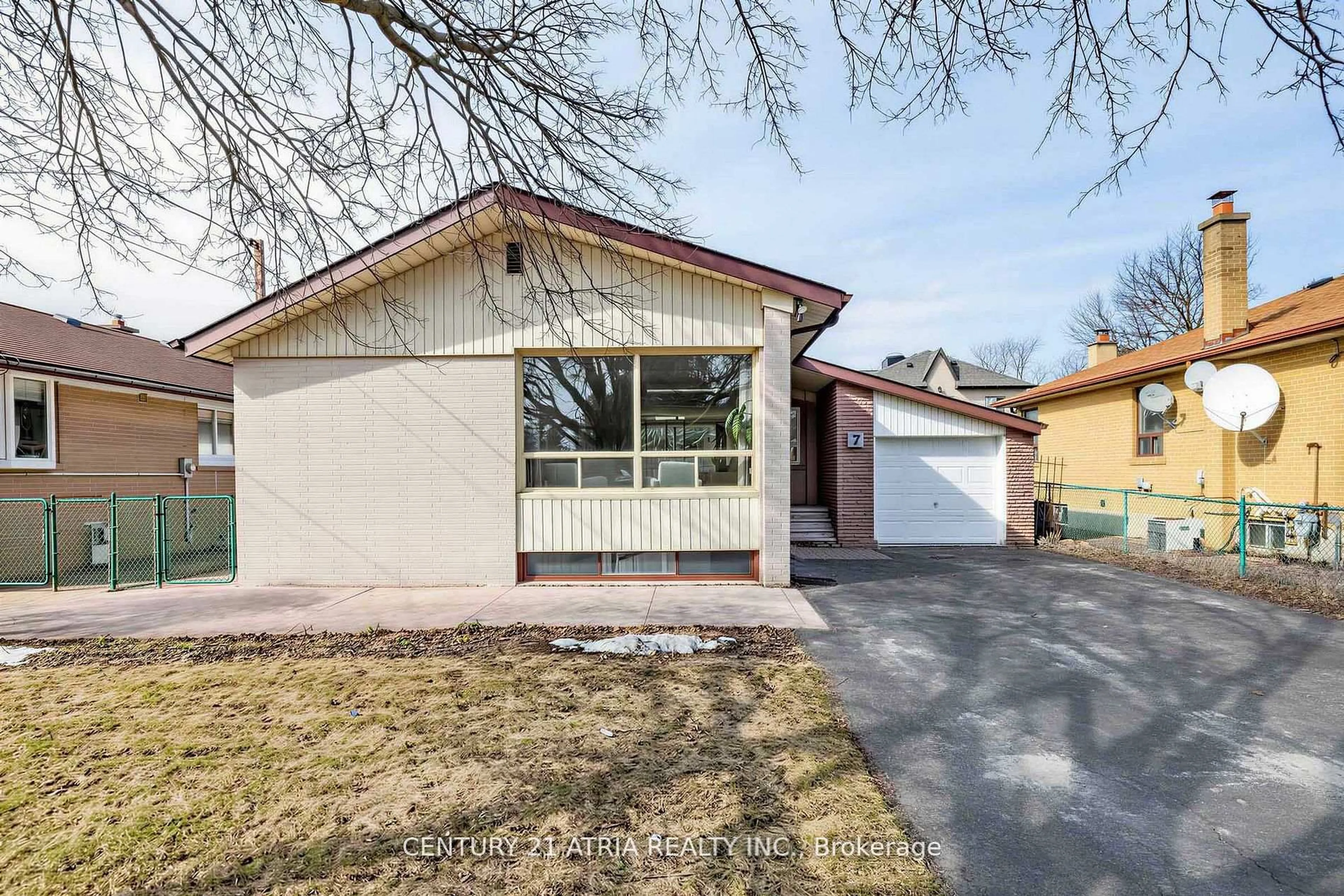 Home with brick exterior material, street for 7 Rockport Cres, Richmond Hill Ontario L4C 2L5