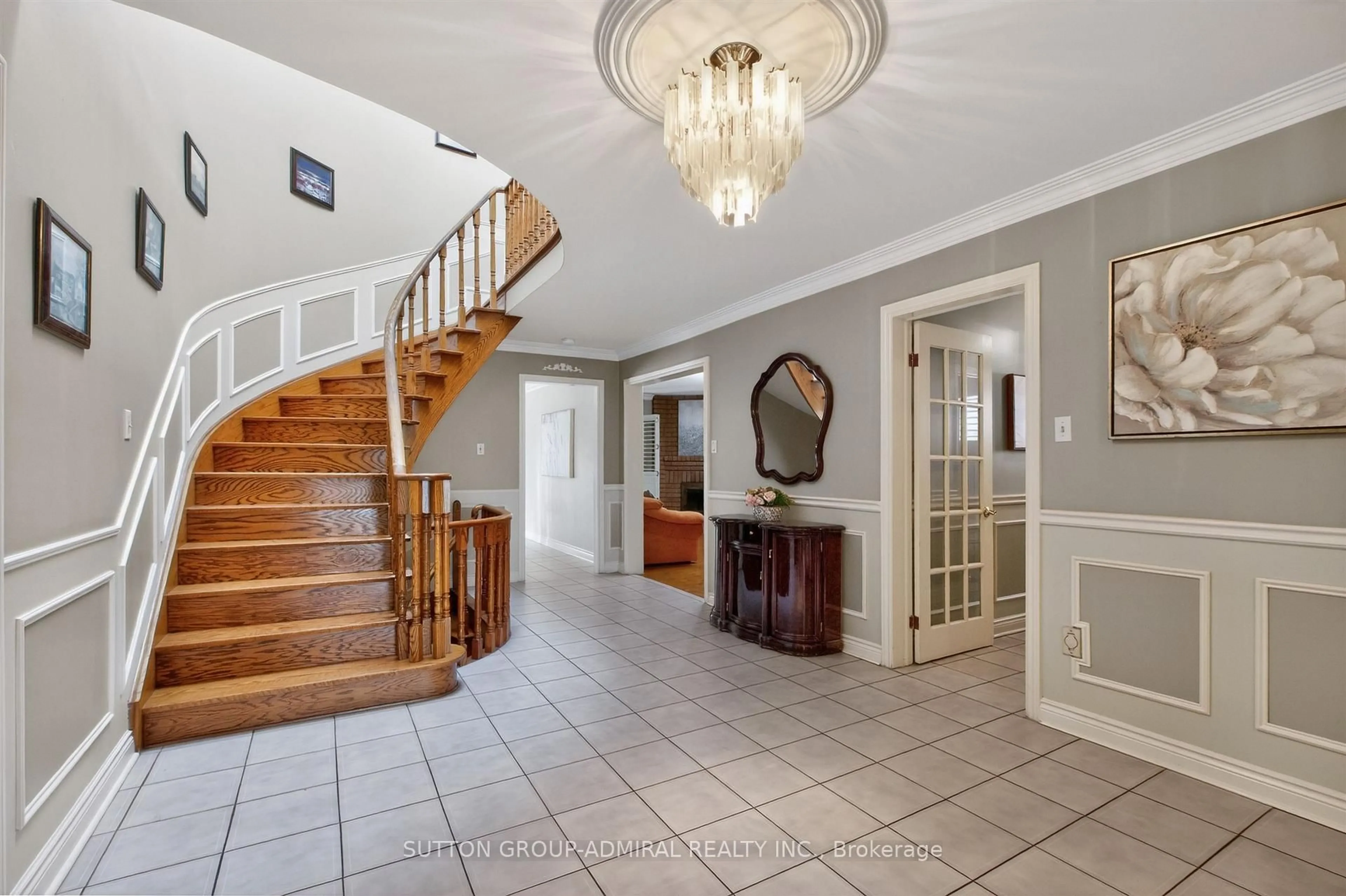 Indoor foyer for 33 Triton Ave, Vaughan Ontario L4L 6S4