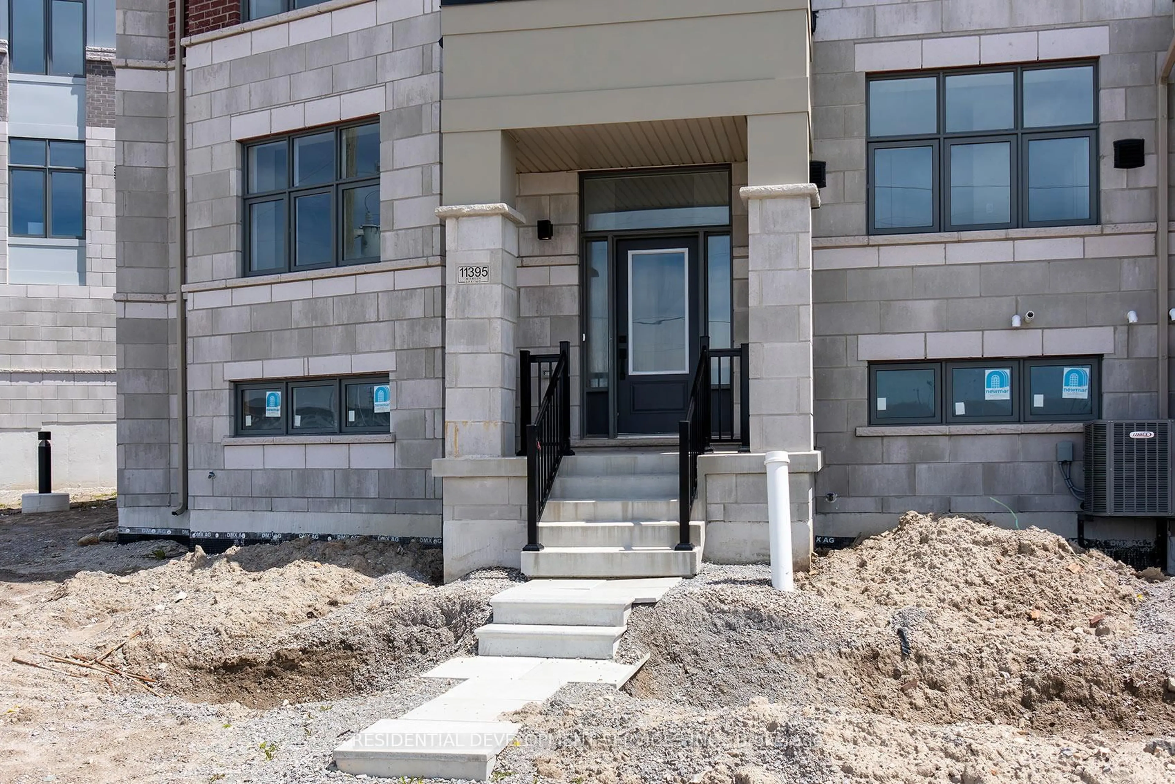 Unknown for 11393 Leslie St, Richmond Hill Ontario L4S 0P3