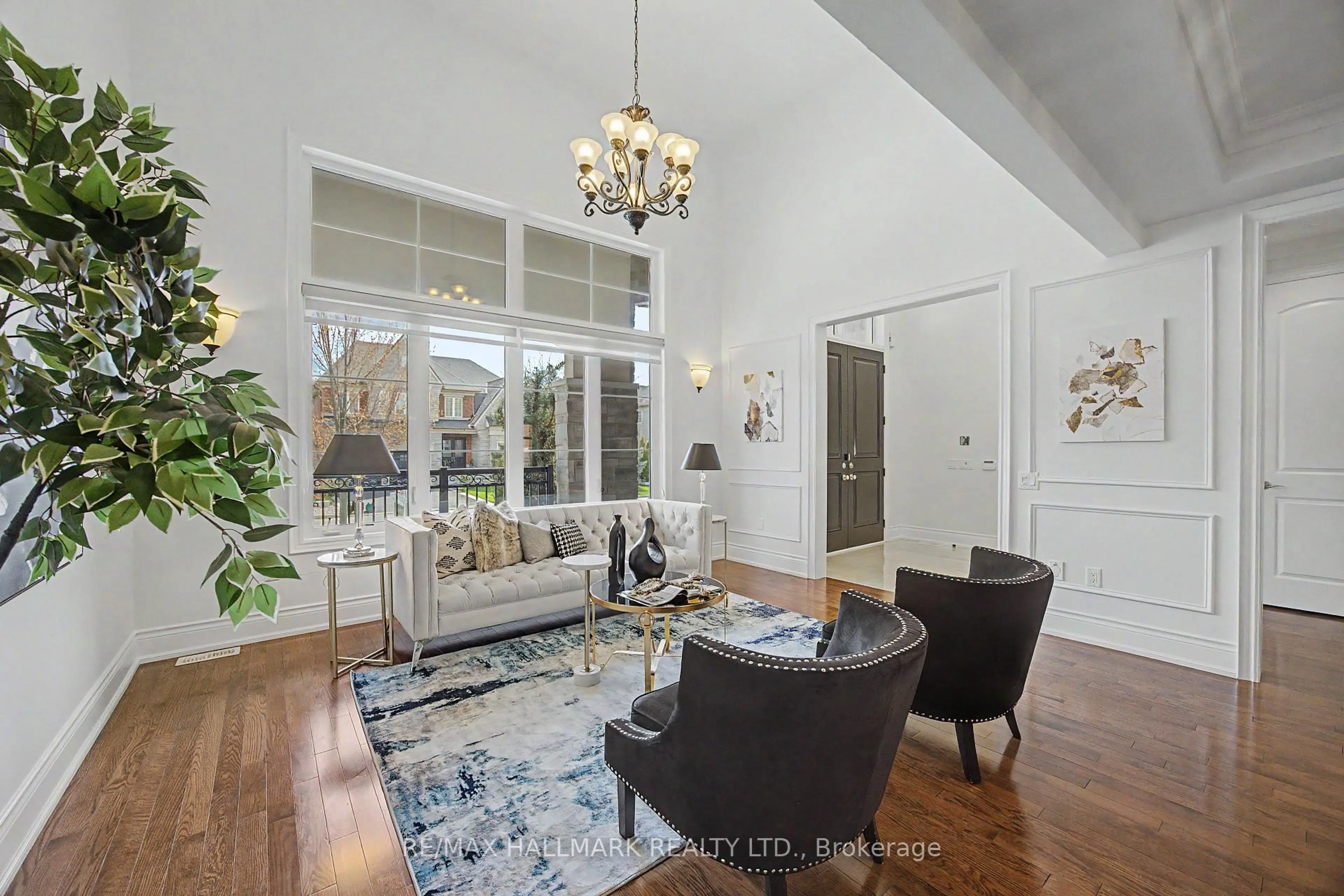 Living room with furniture, unknown for 32 West Coast Tr, King Ontario L7B 0A4