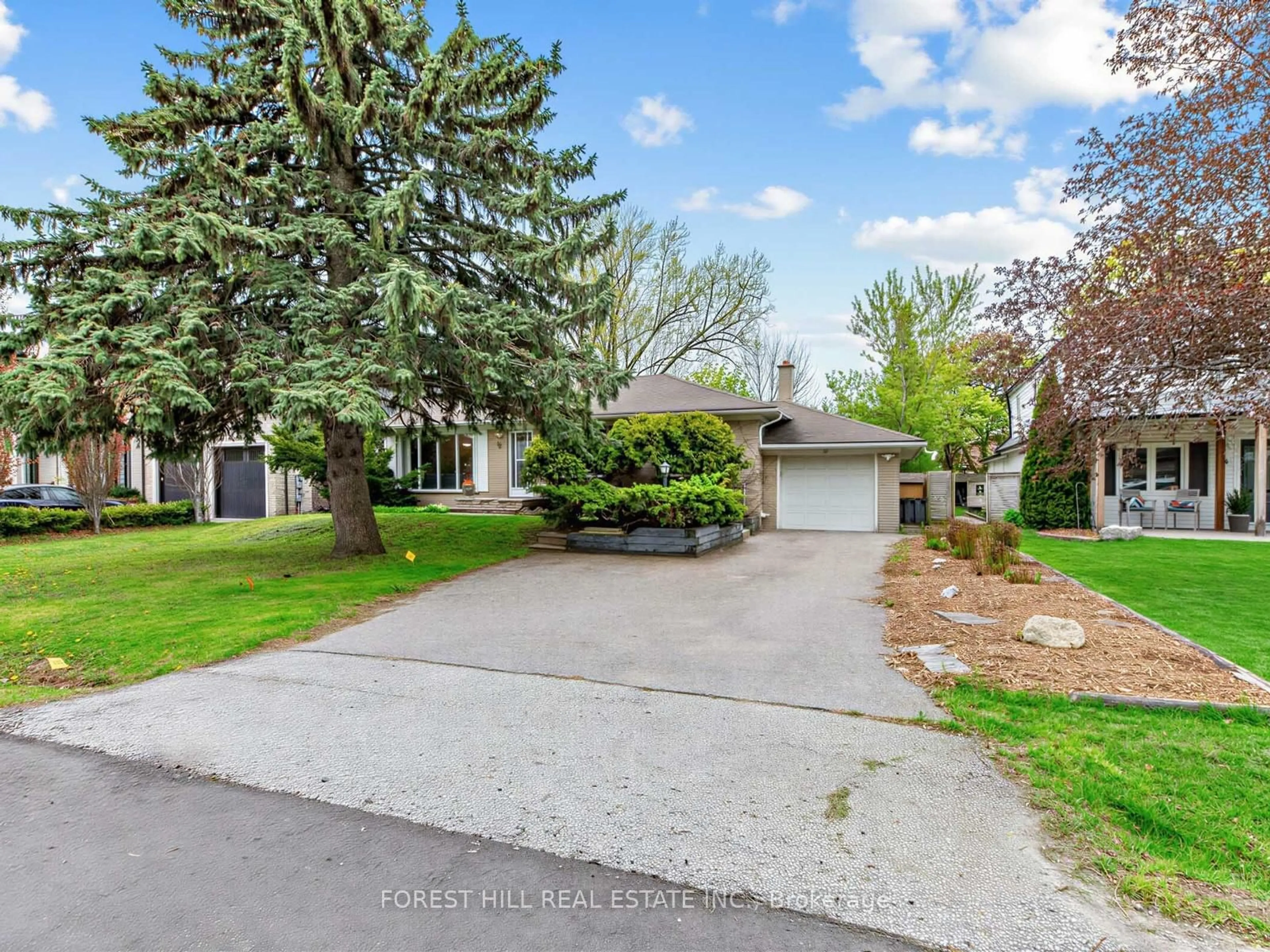 A pic from outside/outdoor area/front of a property/back of a property/a pic from drone, street for 36 Hawkridge Ave, Markham Ontario L3P 1V7