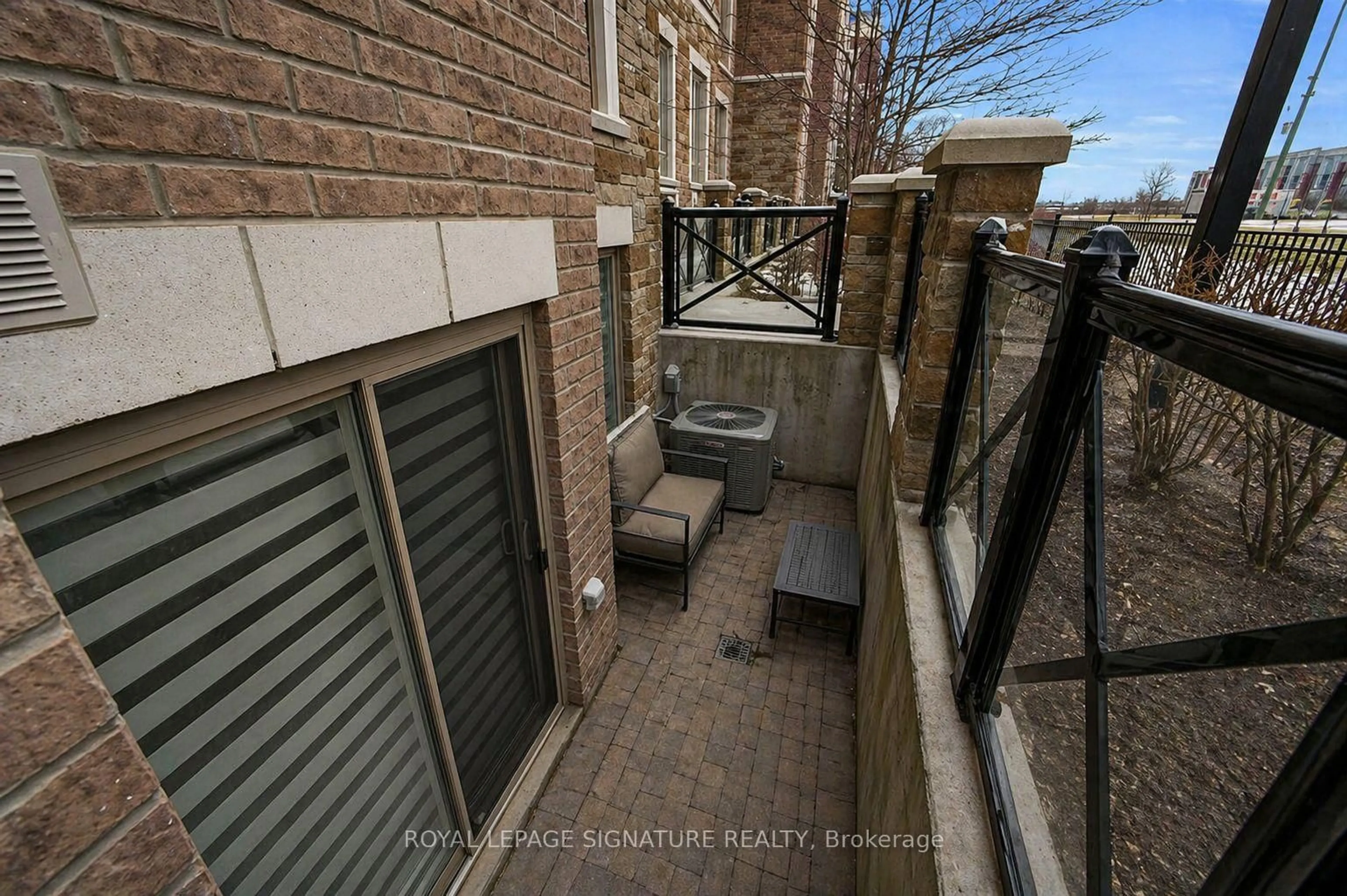 Patio, street for 1 Gable Hurst Way #2613, Markham Ontario L6B 1N5