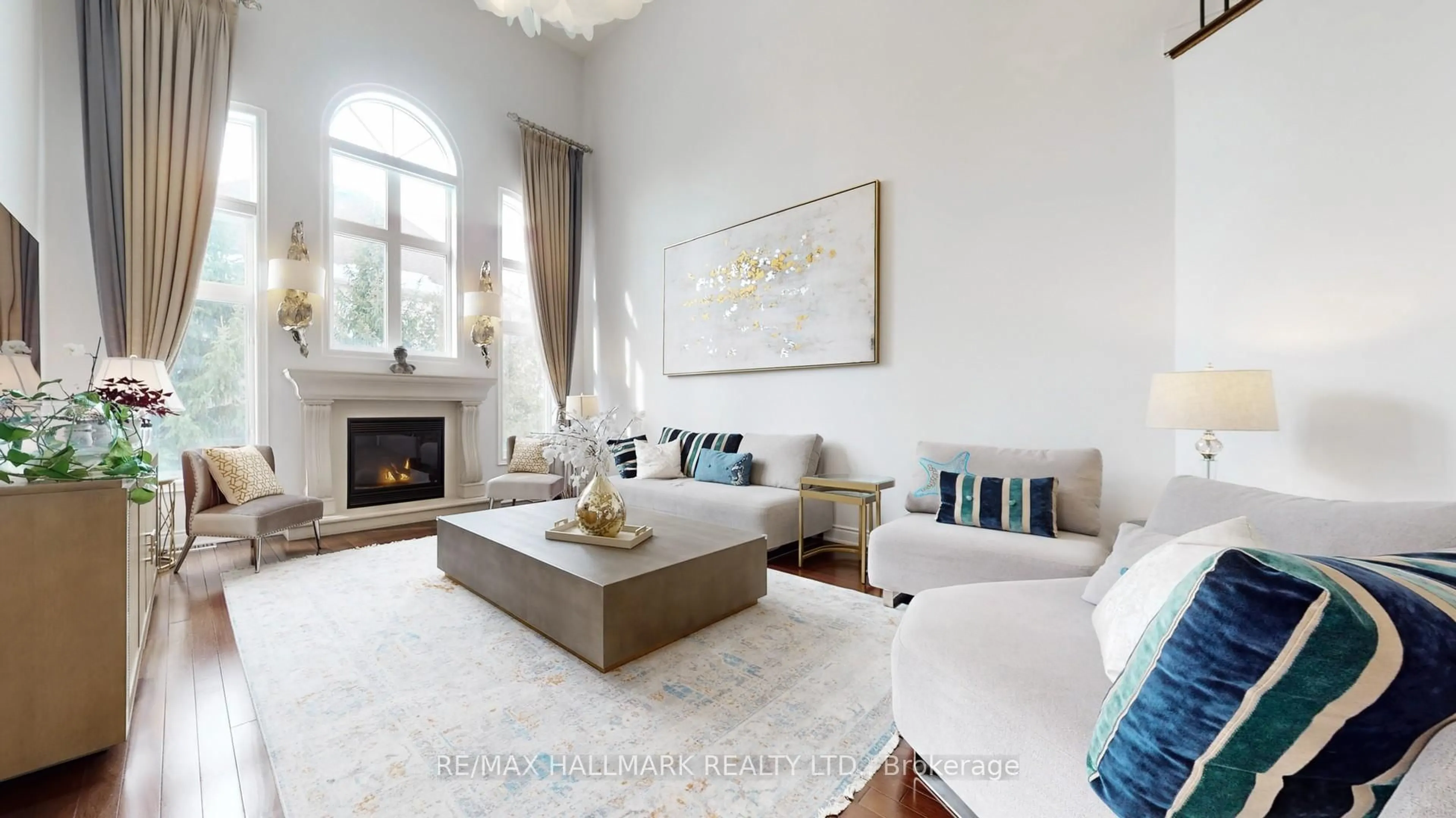 Living room with furniture, unknown for 11 Pagean Dr, Richmond Hill Ontario L4E 4R7