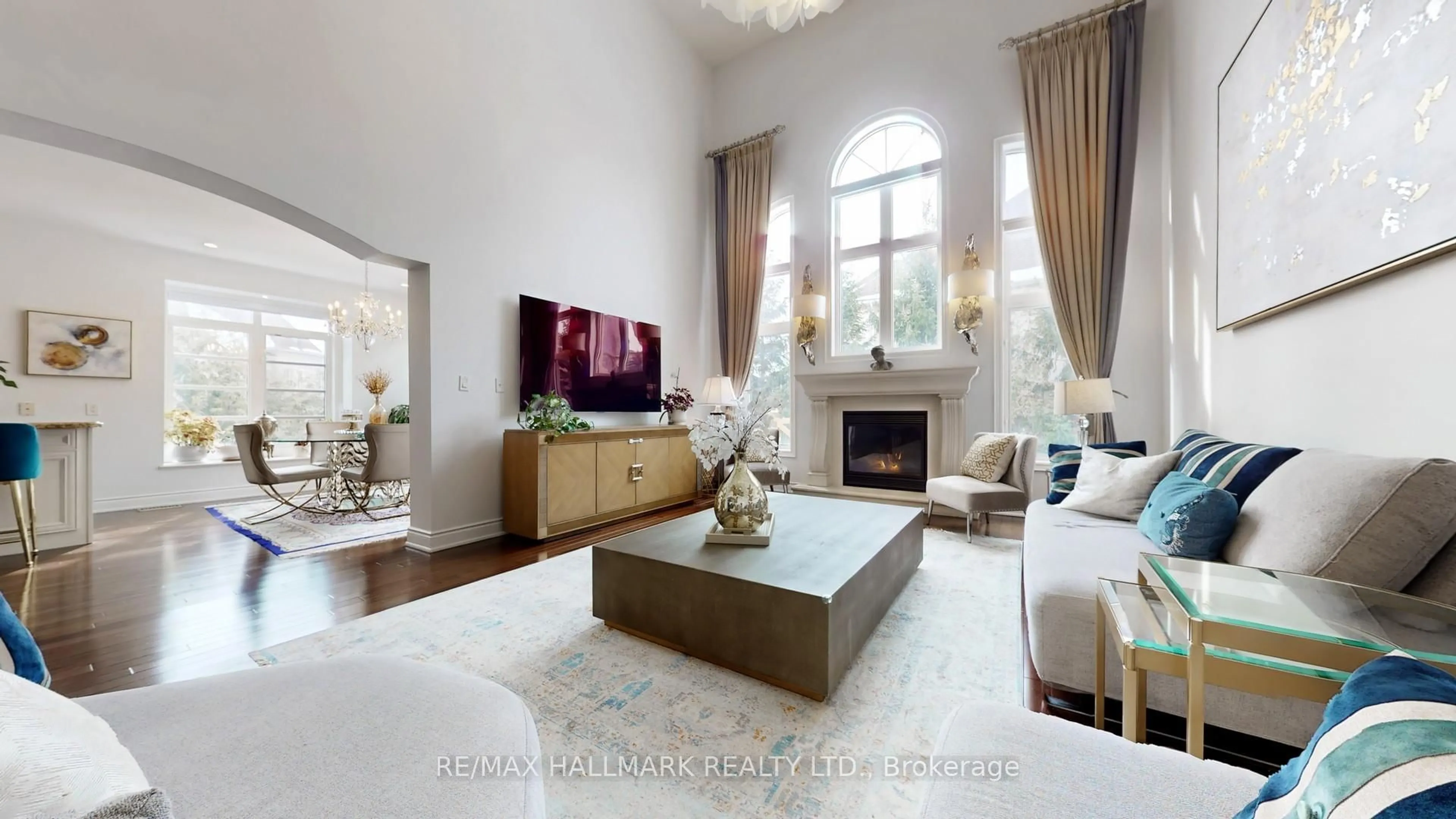 Living room with furniture, unknown for 11 Pagean Dr, Richmond Hill Ontario L4E 4R7