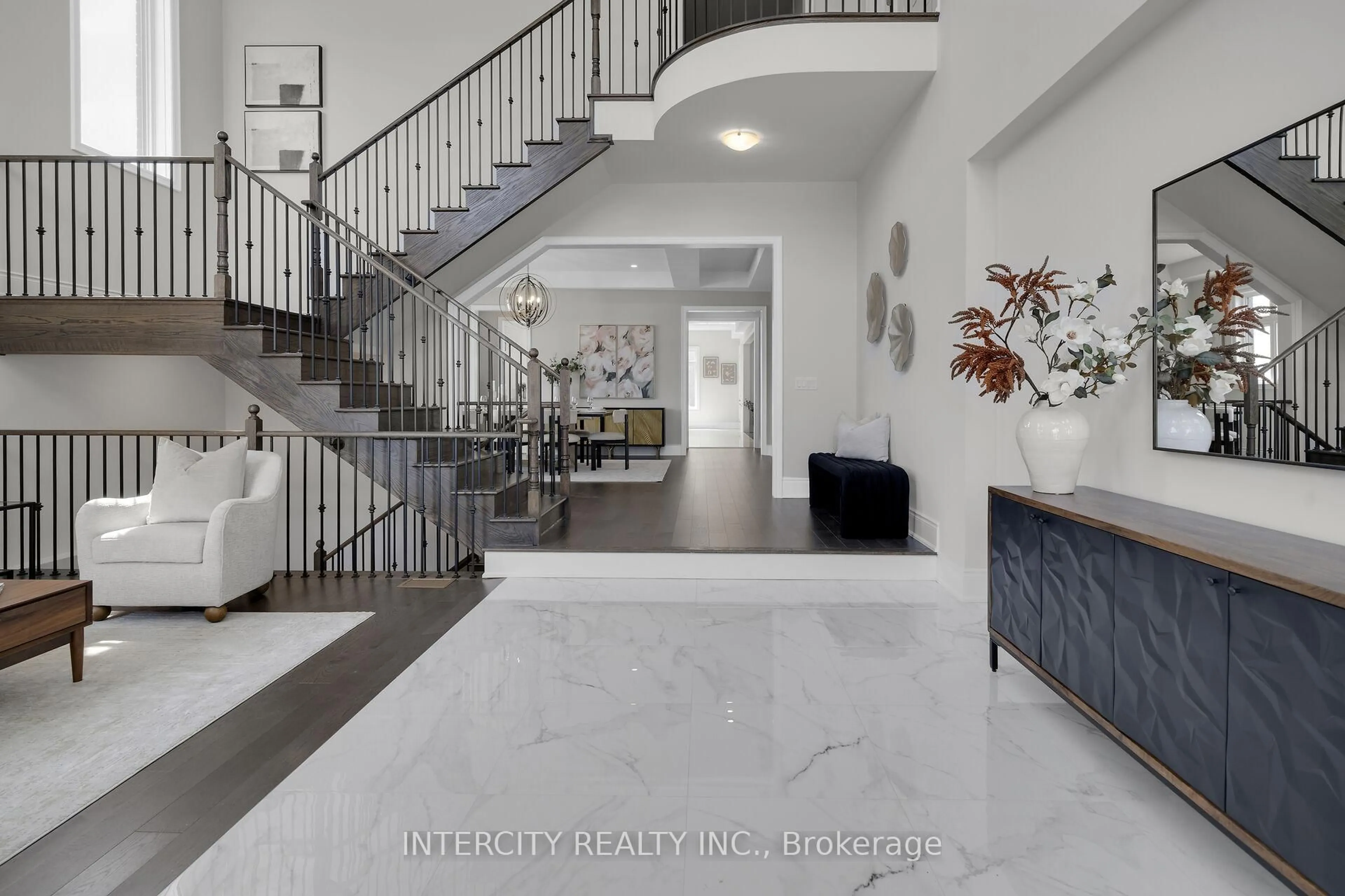 Indoor entryway for 19 Heart Lake Circ #Lot 9N, King Ontario L7B 1K5