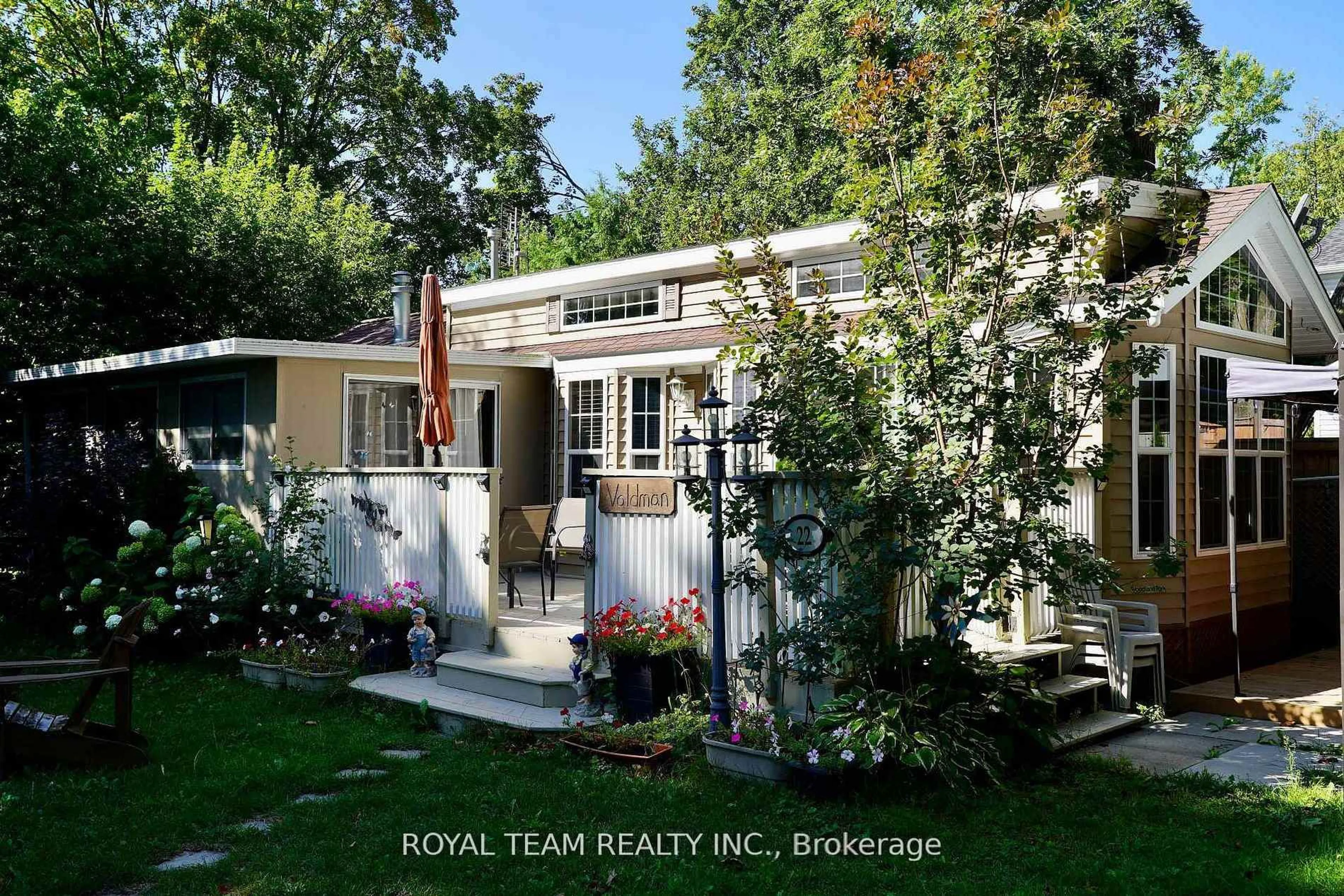 A pic from outside/outdoor area/front of a property/back of a property/a pic from drone, street for 15014 Ninth Line, Whitchurch-Stouffville Ontario L4A 7X3