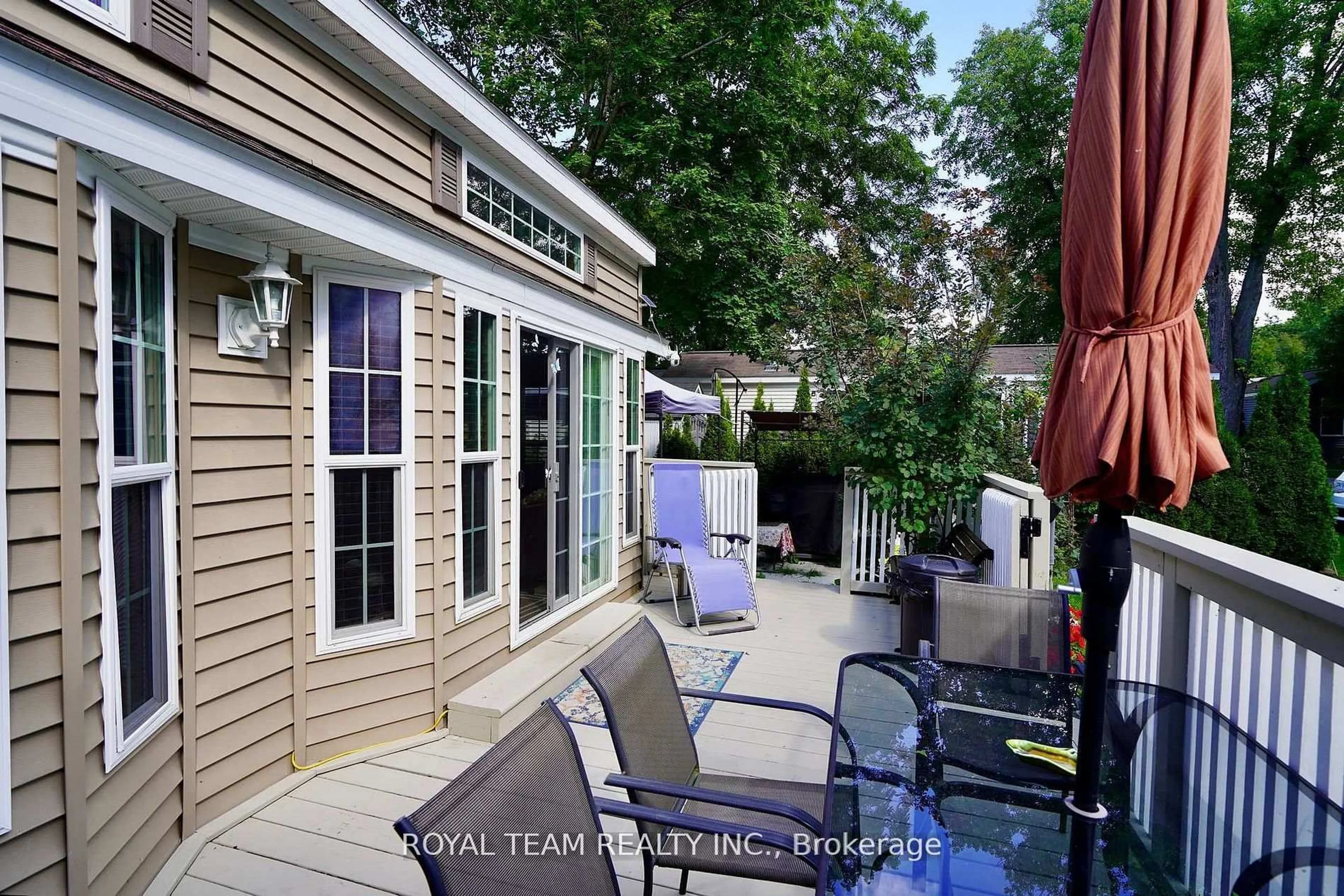 Home with vinyl exterior material, street for 15014 Ninth Line, Whitchurch-Stouffville Ontario L4A 7X3