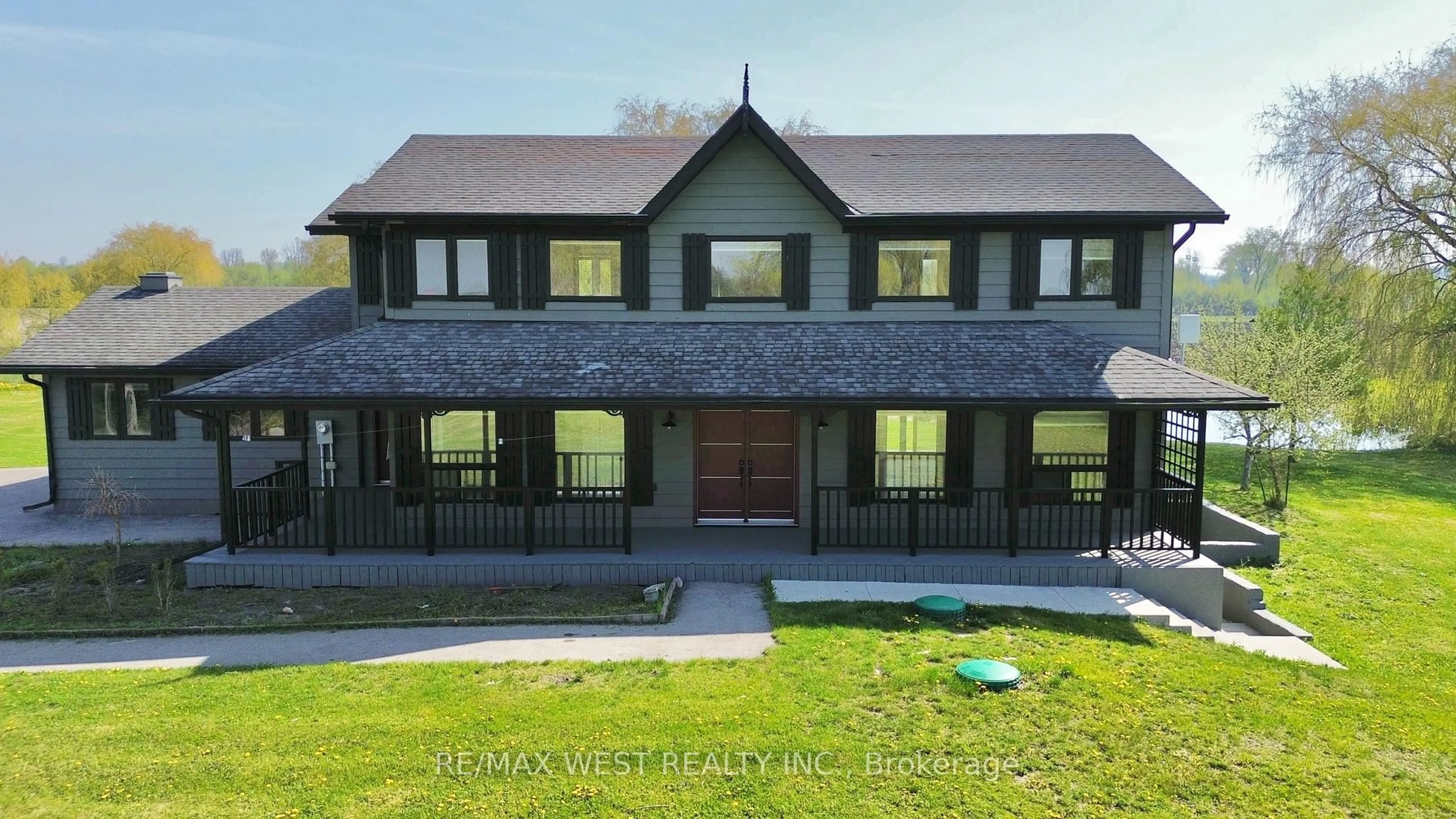 A pic from outside/outdoor area/front of a property/back of a property/a pic from drone, building for 3561 15th Side Rd, New Tecumseth Ontario L0G 1A0