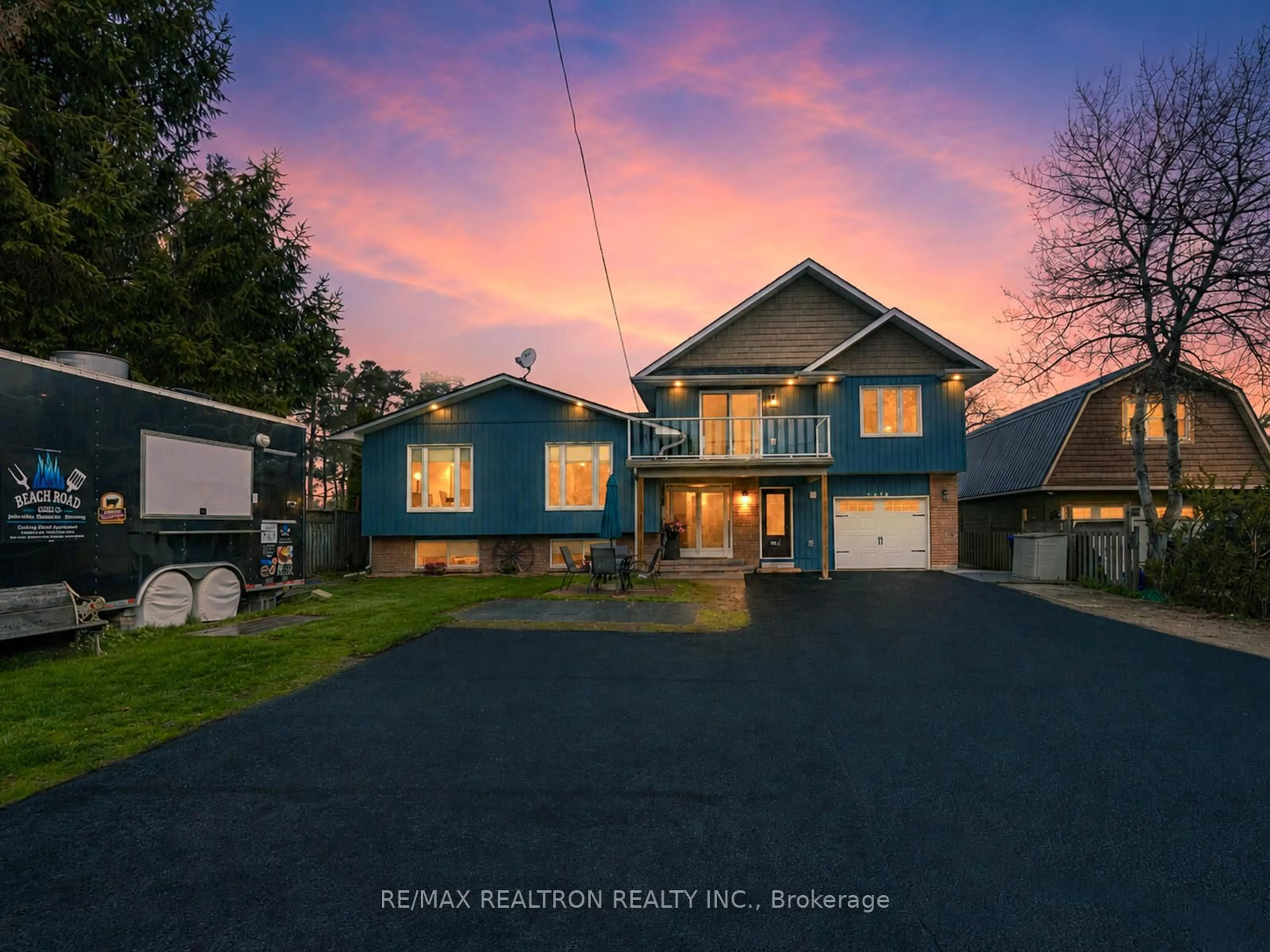 A pic from outside/outdoor area/front of a property/back of a property/a pic from drone, unknown for 1338 Killarney Beach Rd, Innisfil Ontario L0L 1W0