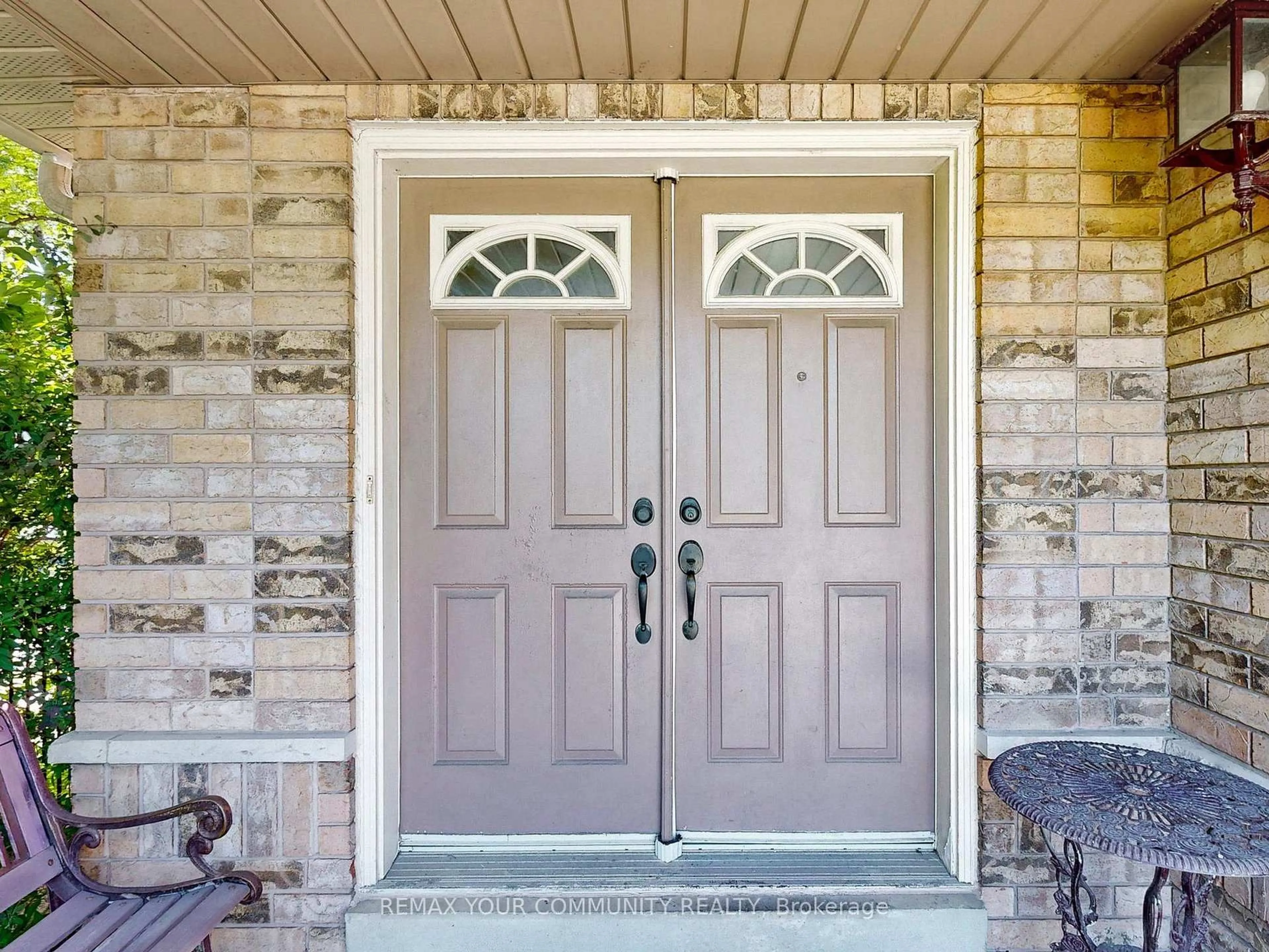 Indoor entryway for 24 Cachet Hill Cres, Vaughan Ontario L4H 1S6
