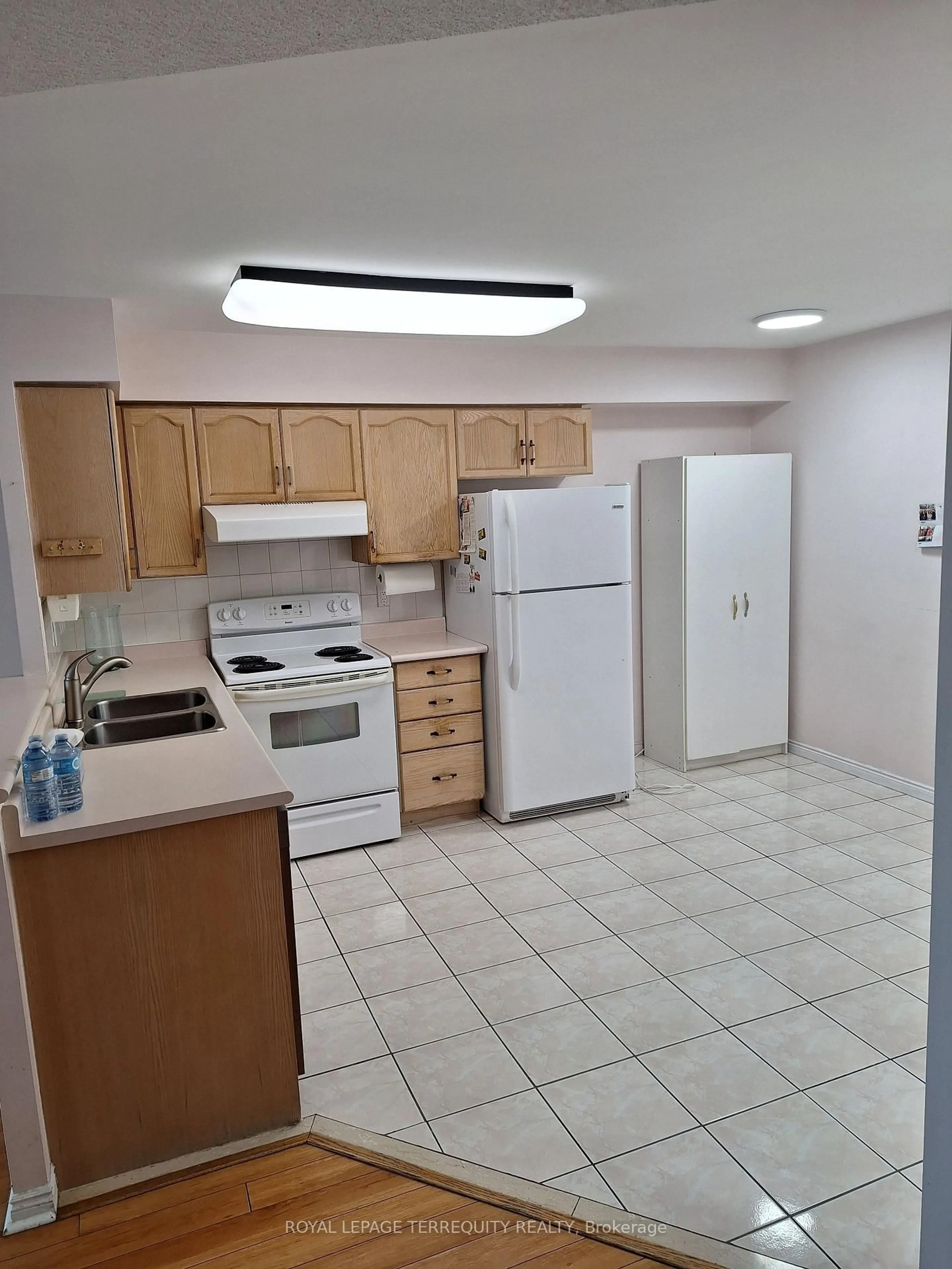Standard kitchen, unknown for 850 Steeles Ave #901, Vaughan Ontario L4J 8E7