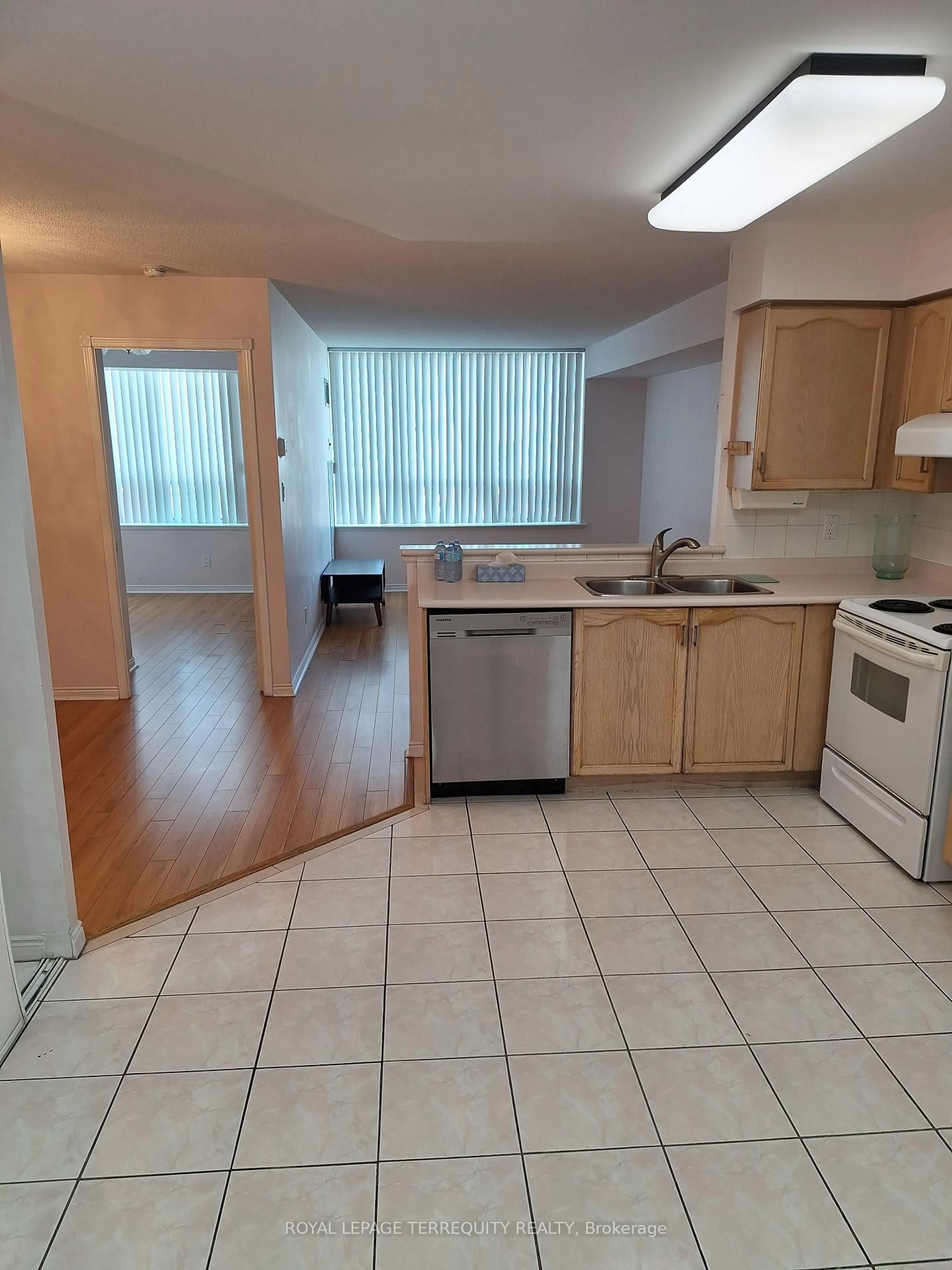 Standard kitchen, floor is not visible for 850 Steeles Ave #901, Vaughan Ontario L4J 8E7