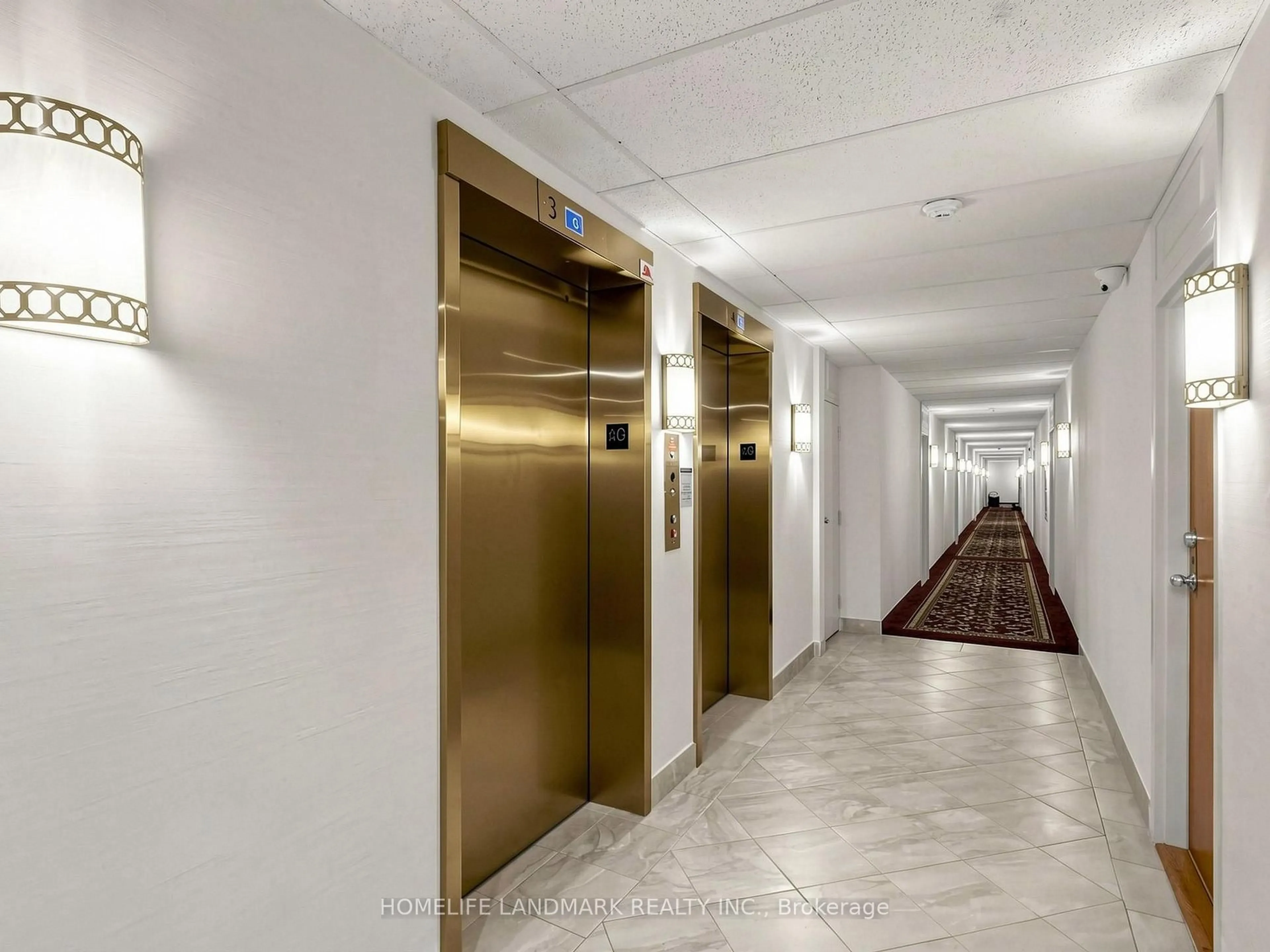 Indoor foyer for 326 Major Mackenzie Dr #621, Richmond Hill Ontario L4C 8T4