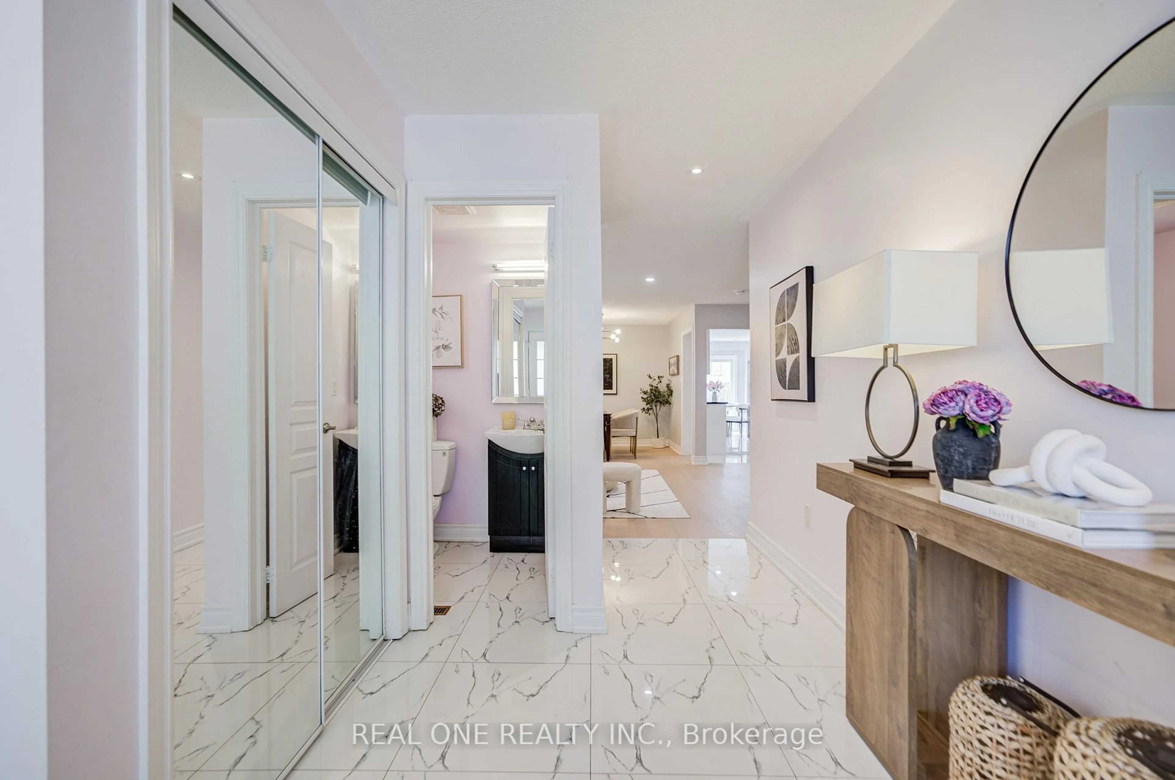 Indoor foyer for 111 Viscount Dr, Markham Ontario L6C 2P3