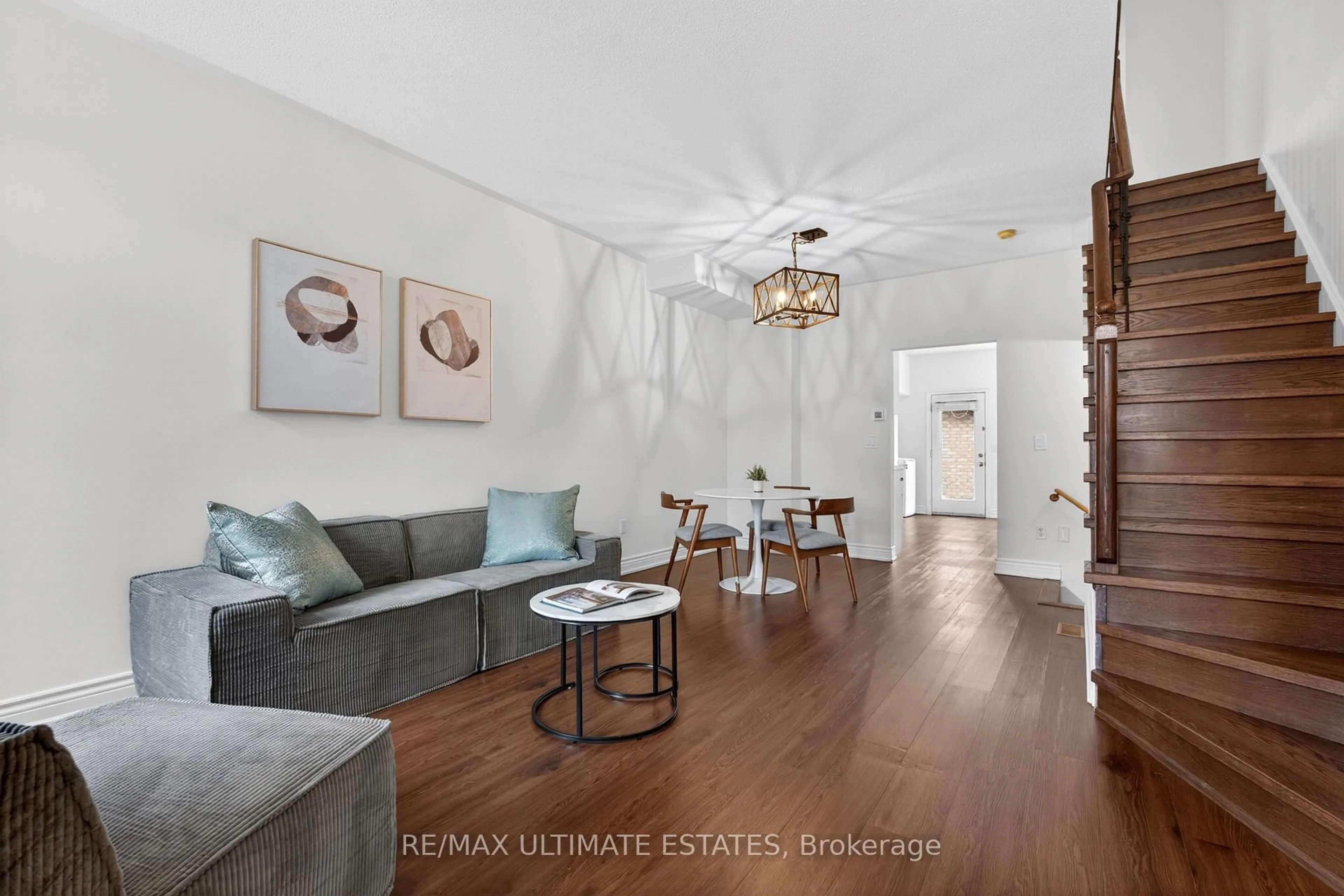 Living room with furniture, unknown for 39 Bur Oak Ave, Markham Ontario L6C 2E4