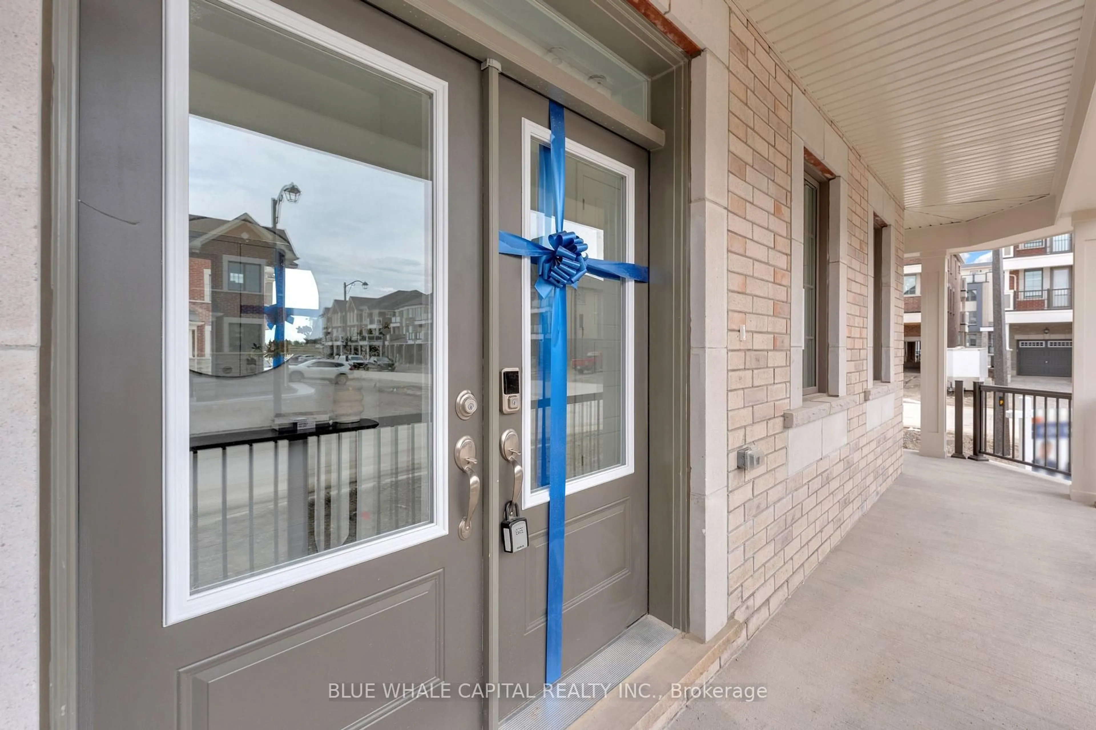 Indoor entryway for 20 Moss Dr, Markham Ontario L6C 1N3