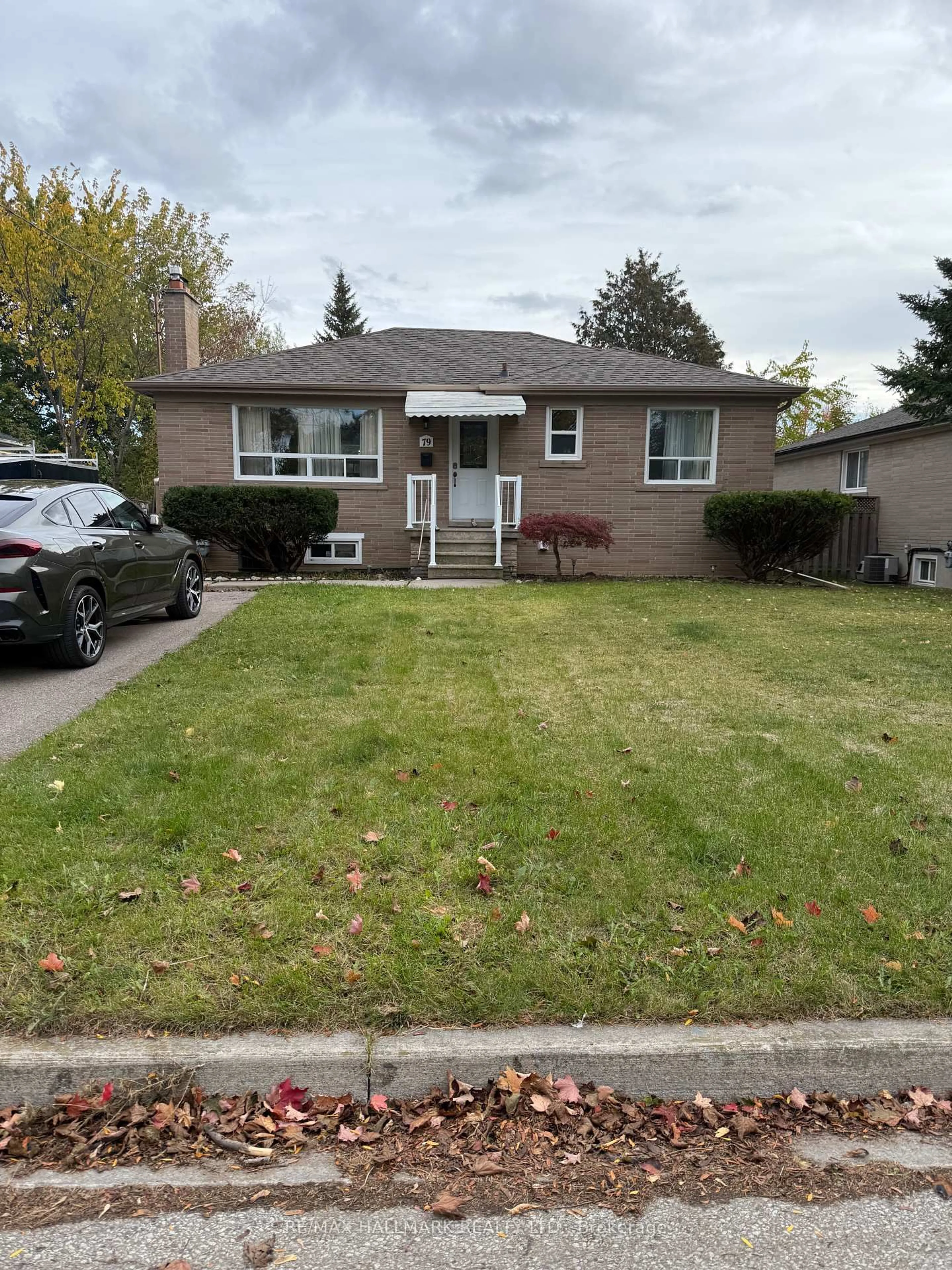 Home with vinyl exterior material, street for 79 Cartier Cres, Richmond Hill Ontario L4C 2N3
