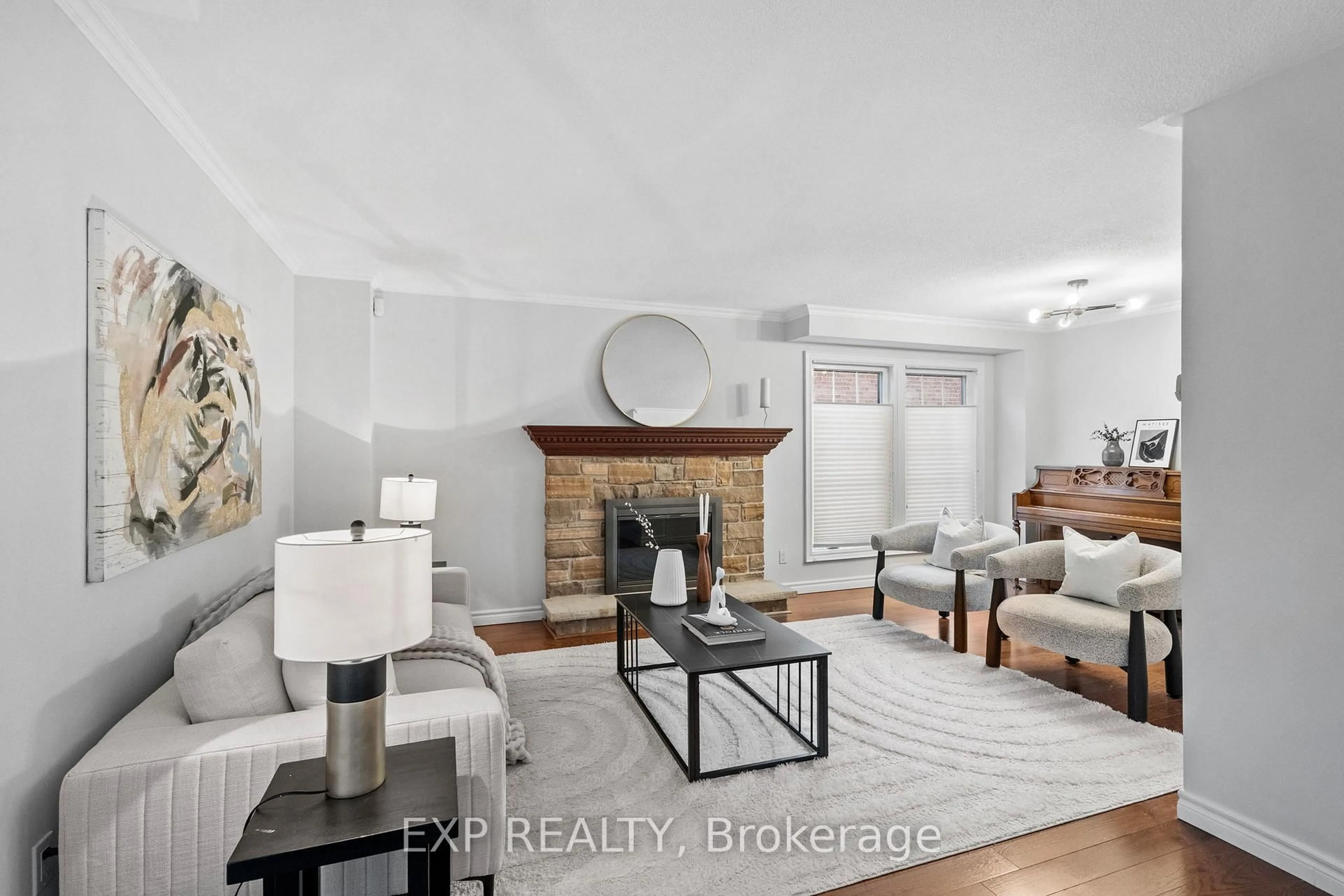 Living room with furniture, unknown for 24 Juniper Cres, Markham Ontario L3R 3Z7
