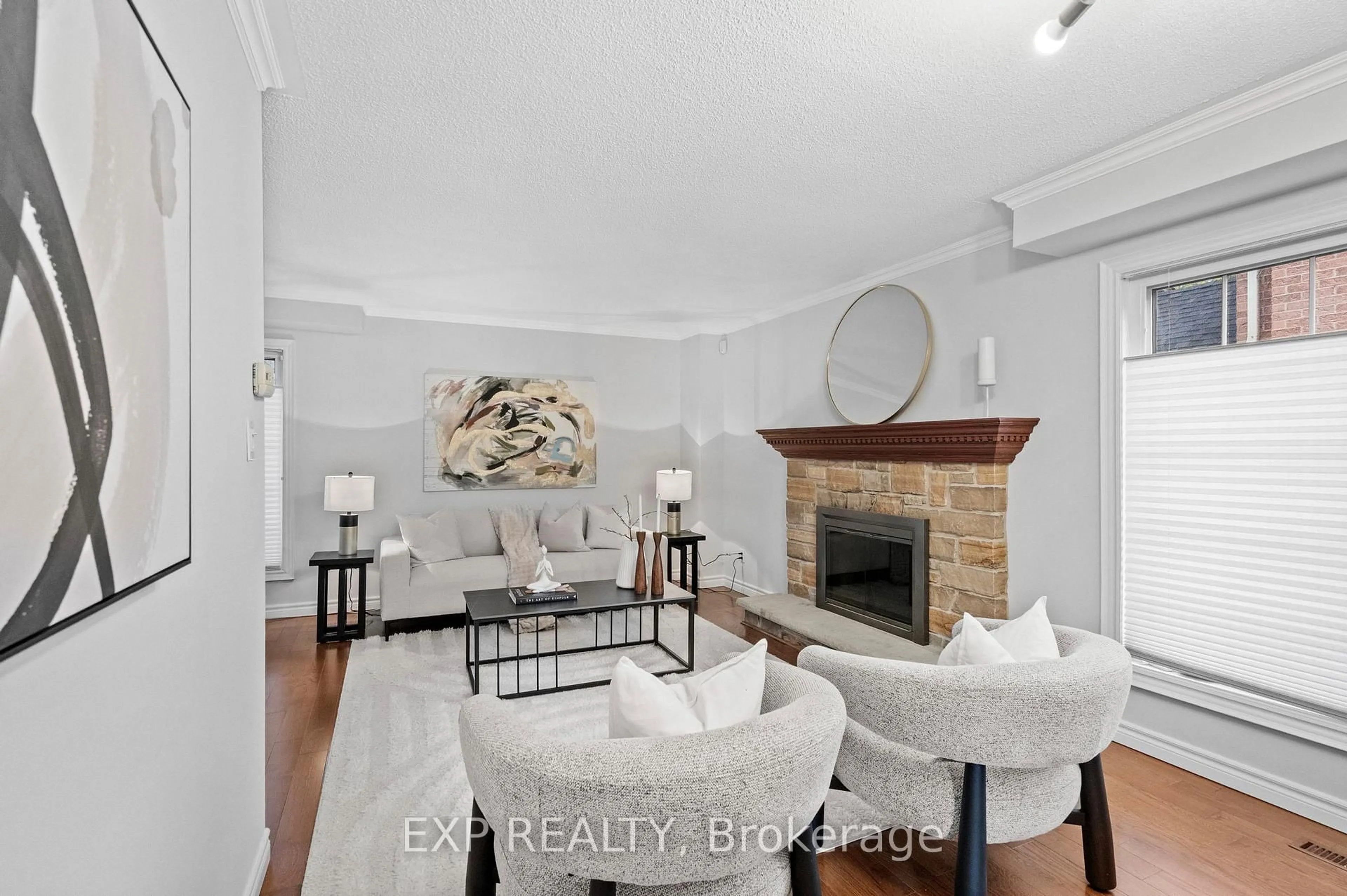 Living room with furniture, unknown for 24 Juniper Cres, Markham Ontario L3R 3Z7