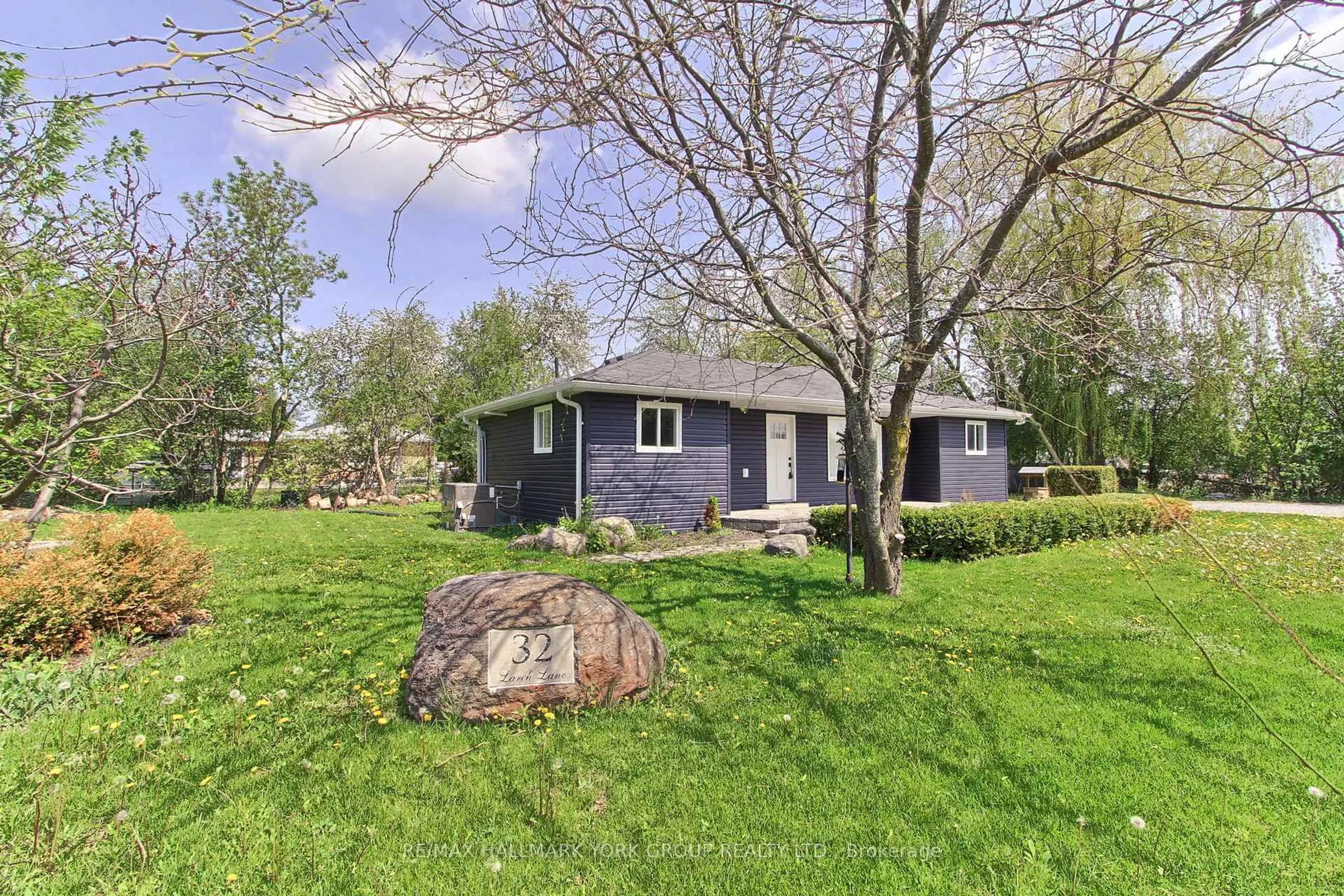 Unknown for 32 Larch Lane, Georgina Ontario L0E 1N0