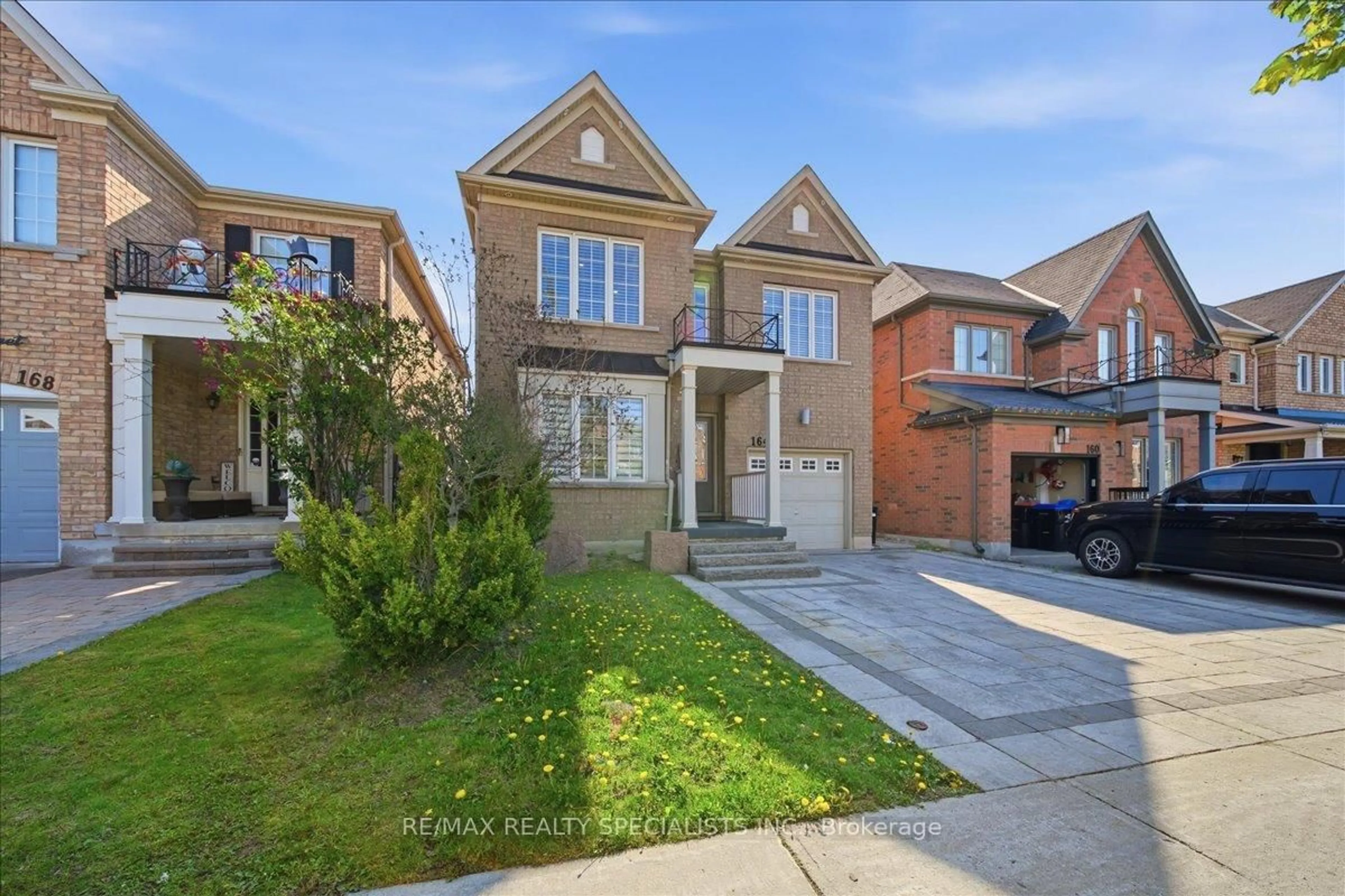 Home with brick exterior material, street for 164 Webb St, Bradford West Gwillimbury Ontario L3Z 0P8