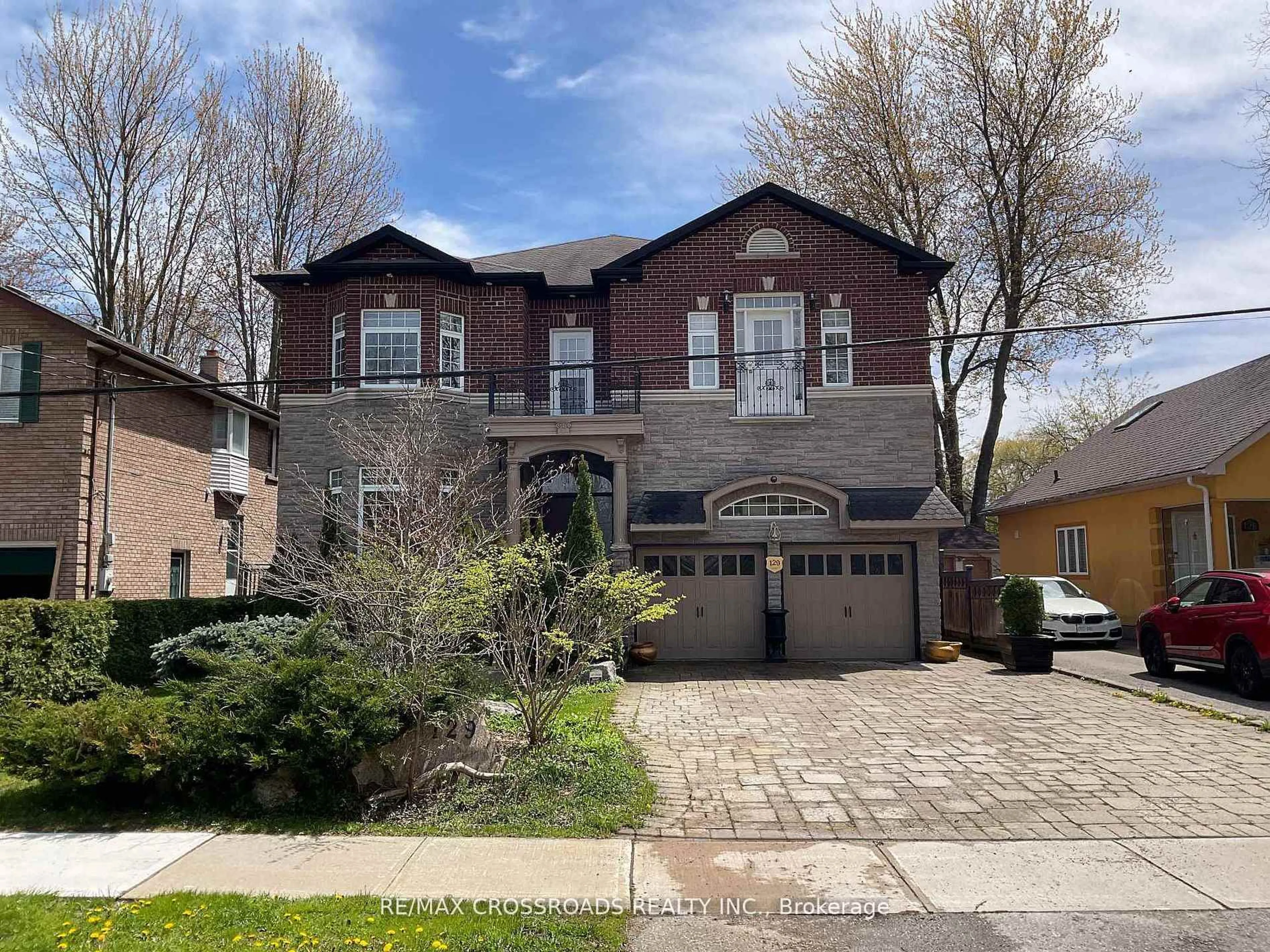 Home with brick exterior material, street for 129 Lakeland Cres, Richmond Hill Ontario L4E 3A1